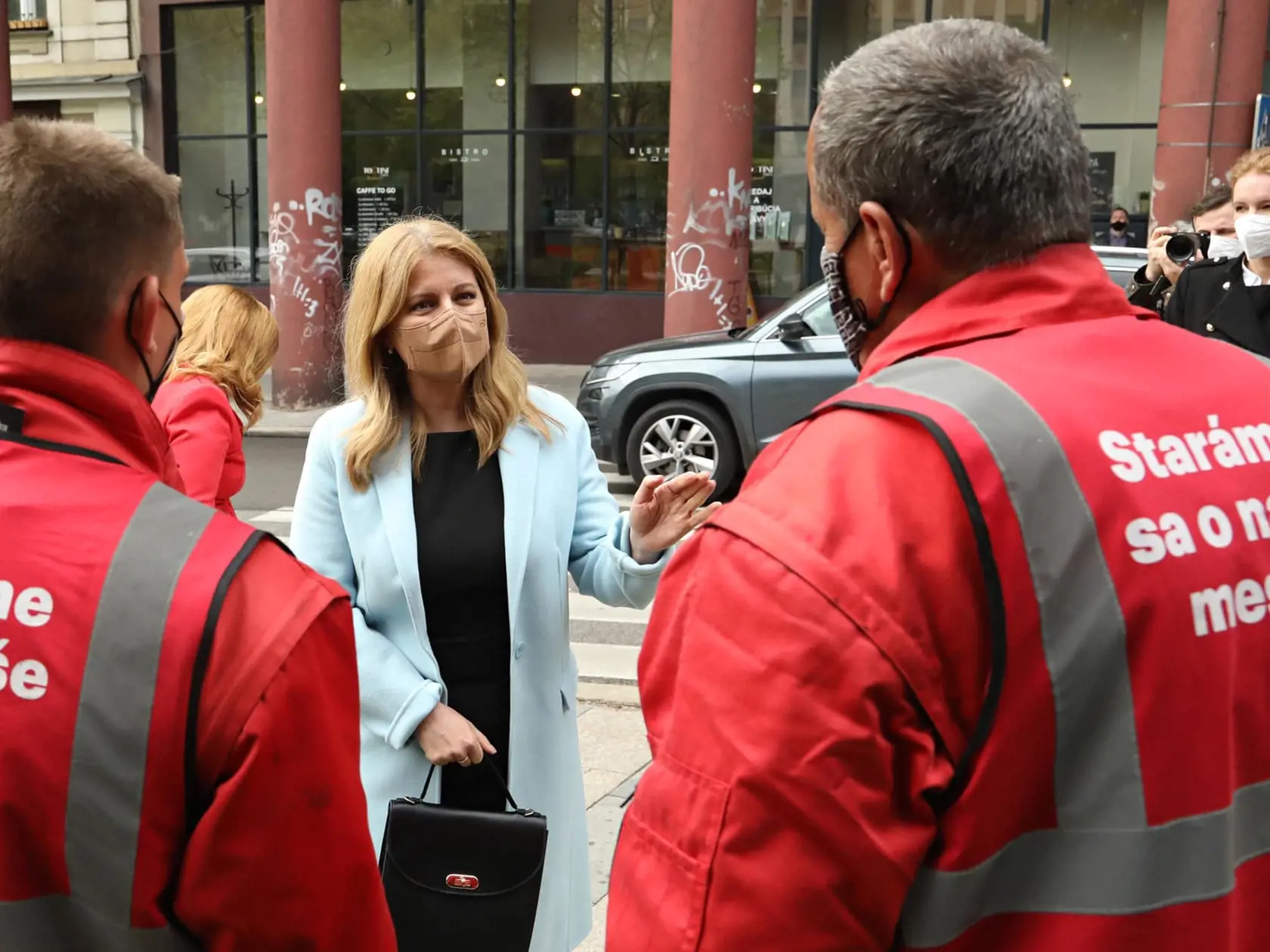 Zuzana Čaputová vyšla do ulíc, aby sa porozprávala s ľuďmi o následkoch pandémie.