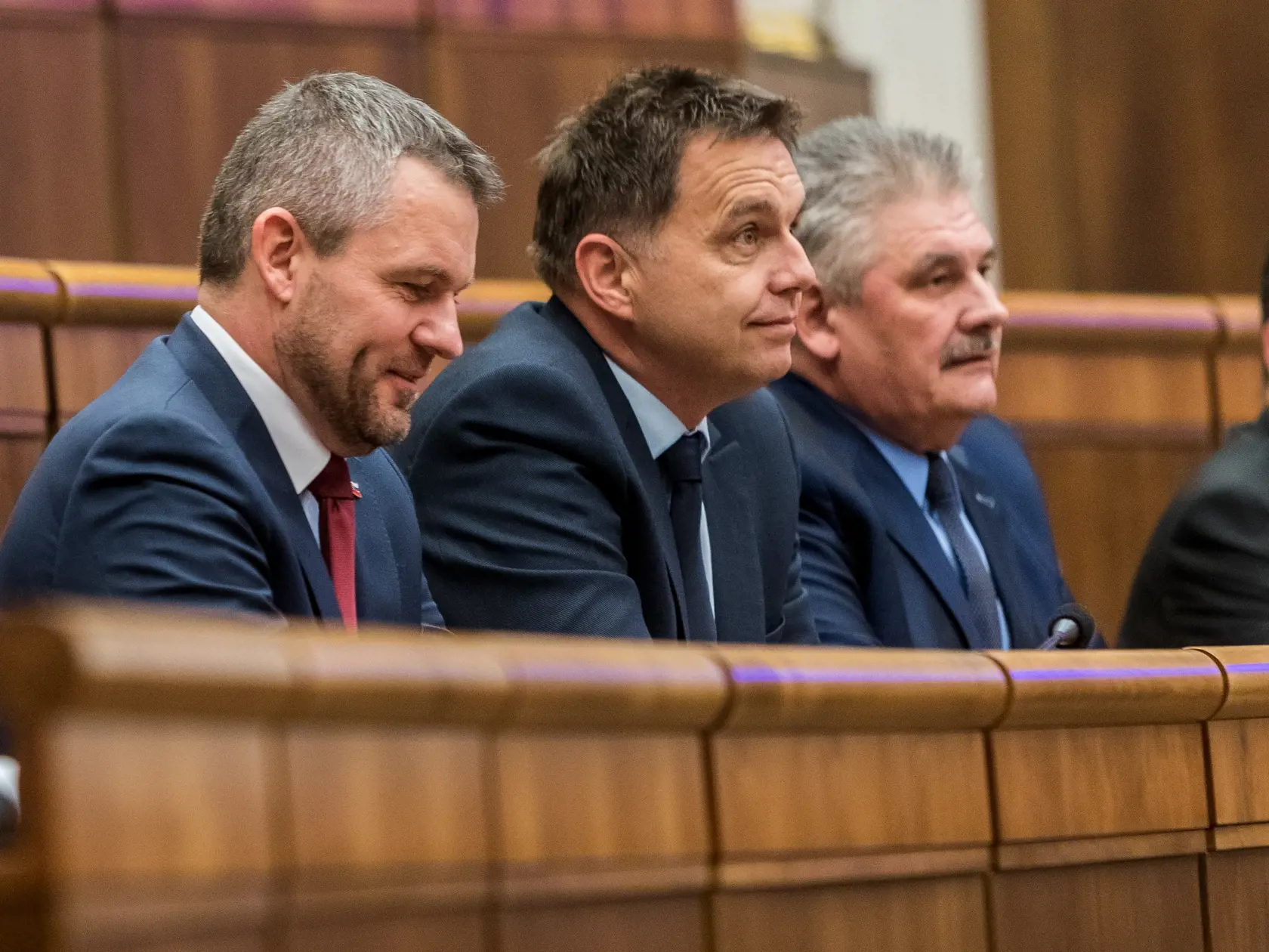 Na snímke Peter Kažimír pred začiatkom hlasovania Národnej rady Slovenskej republiky o vládnom návrhu zákona o štátnom rozpočte na rok 2018.