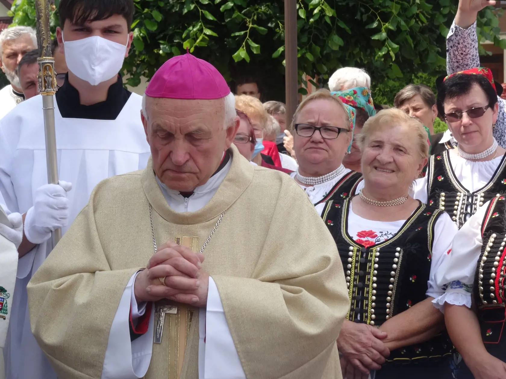 Košický emeritný arcibiskup Alojz Tkáč bol hlavným celebrantom svätej omše.