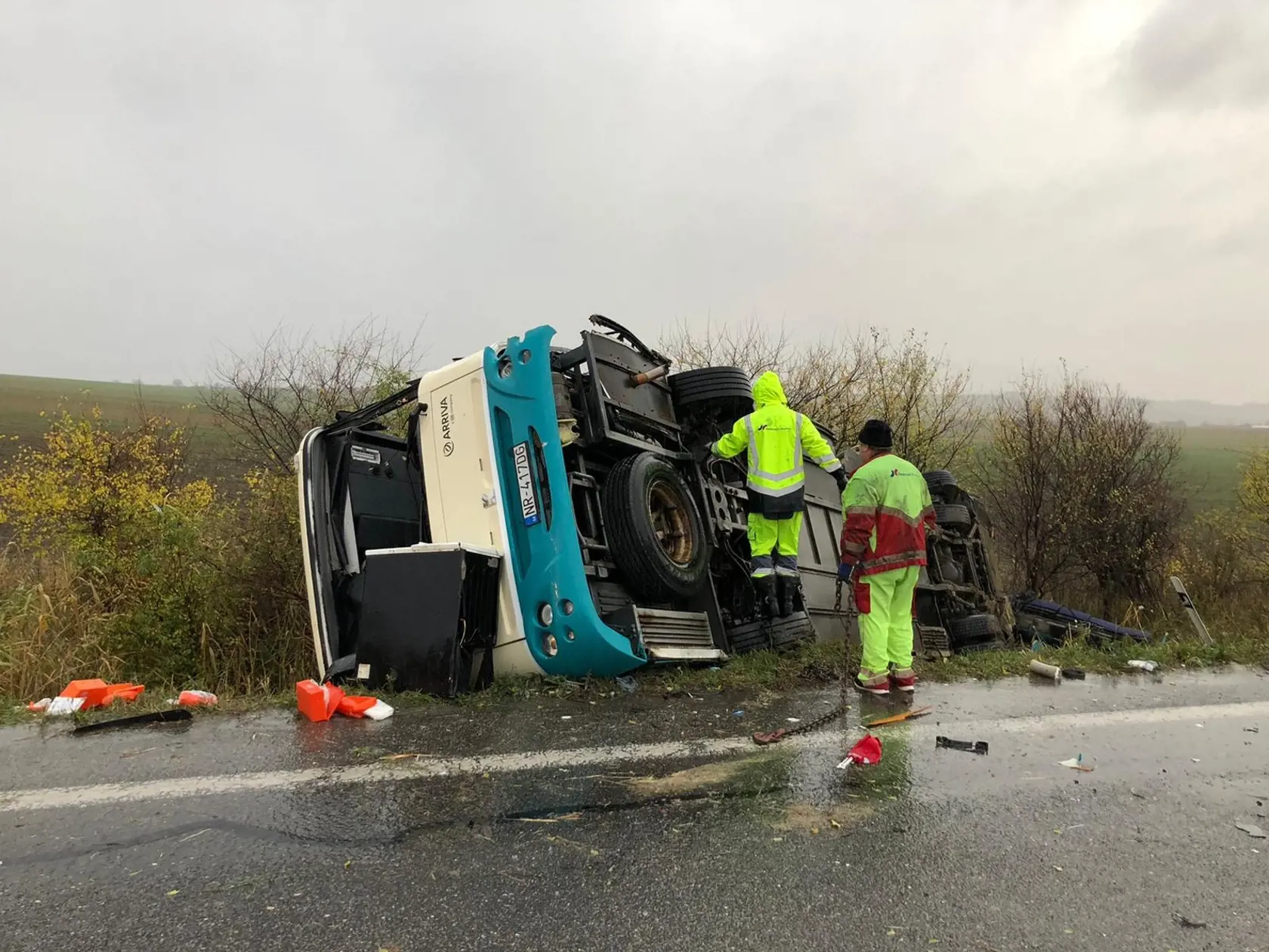 Autobus skončil v priekope, rodiny obetí sa dodnes z toho  nevedia spamätať