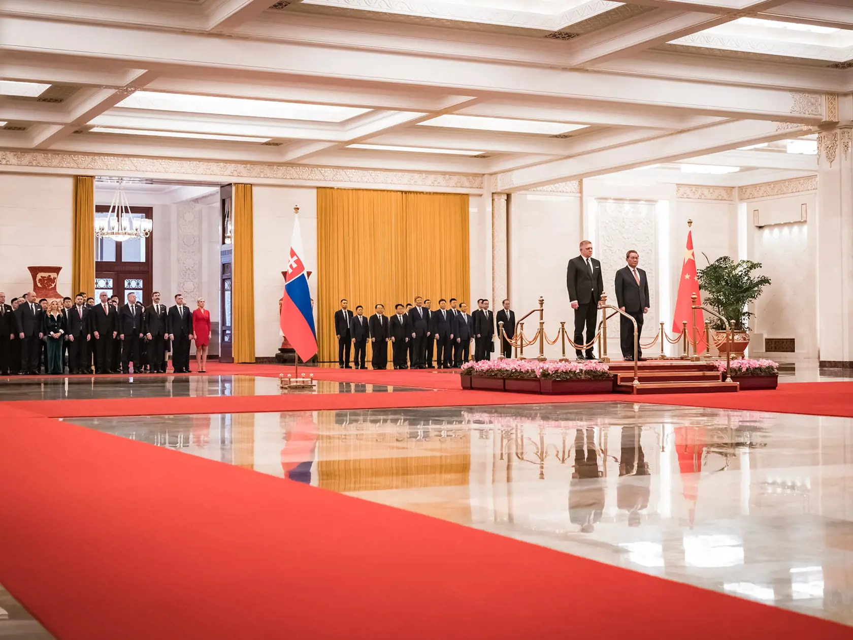 Premiér Robert Fico spolu so 70-člennou delegáciou je už takmer týždeň v Číne, kde sa konajú viaceré bilaterálne rokovania.
