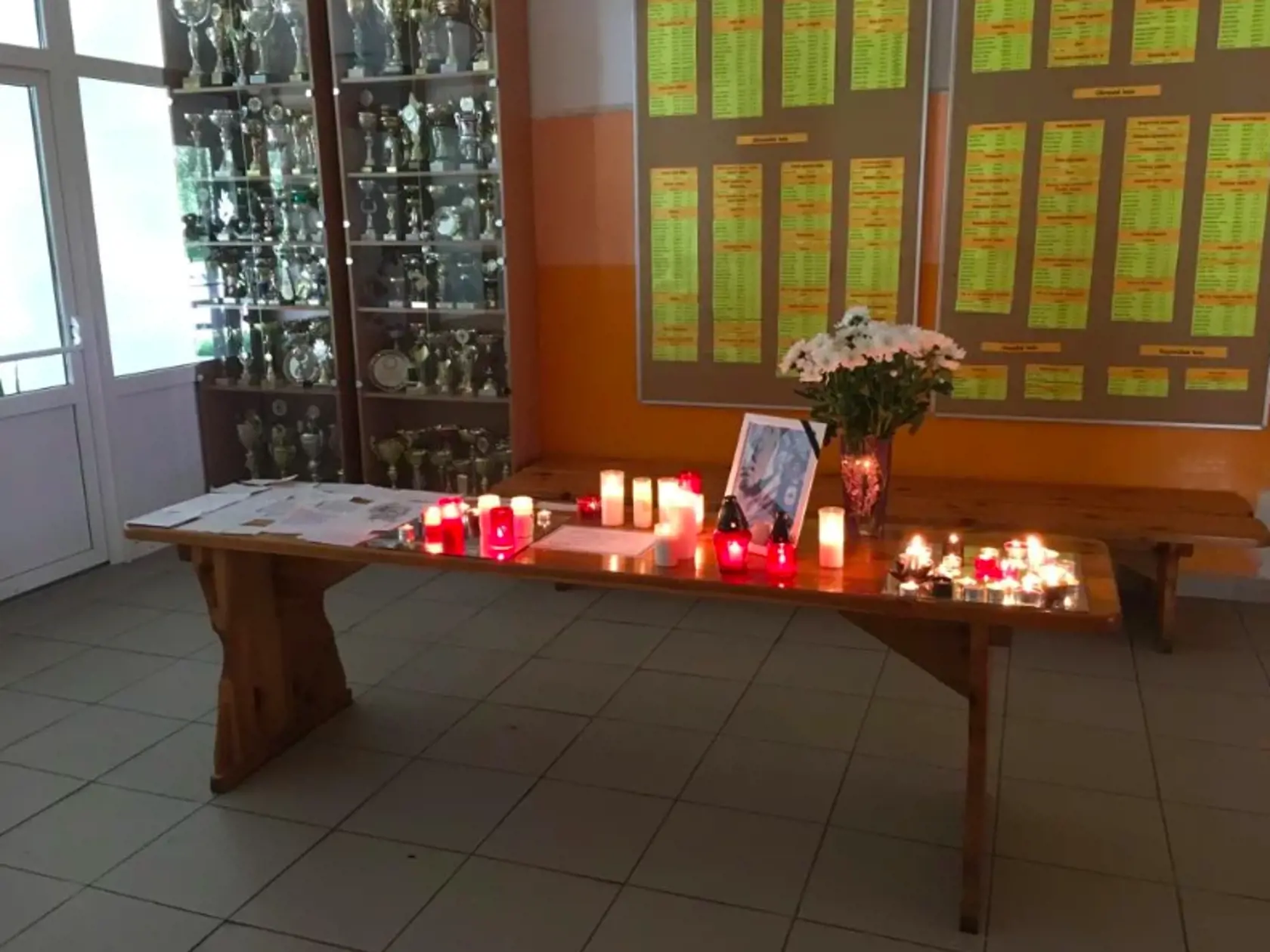 Spolužiaci a učitelia zo žilinského gymnázia si uctili Tomášovu pamiatku.