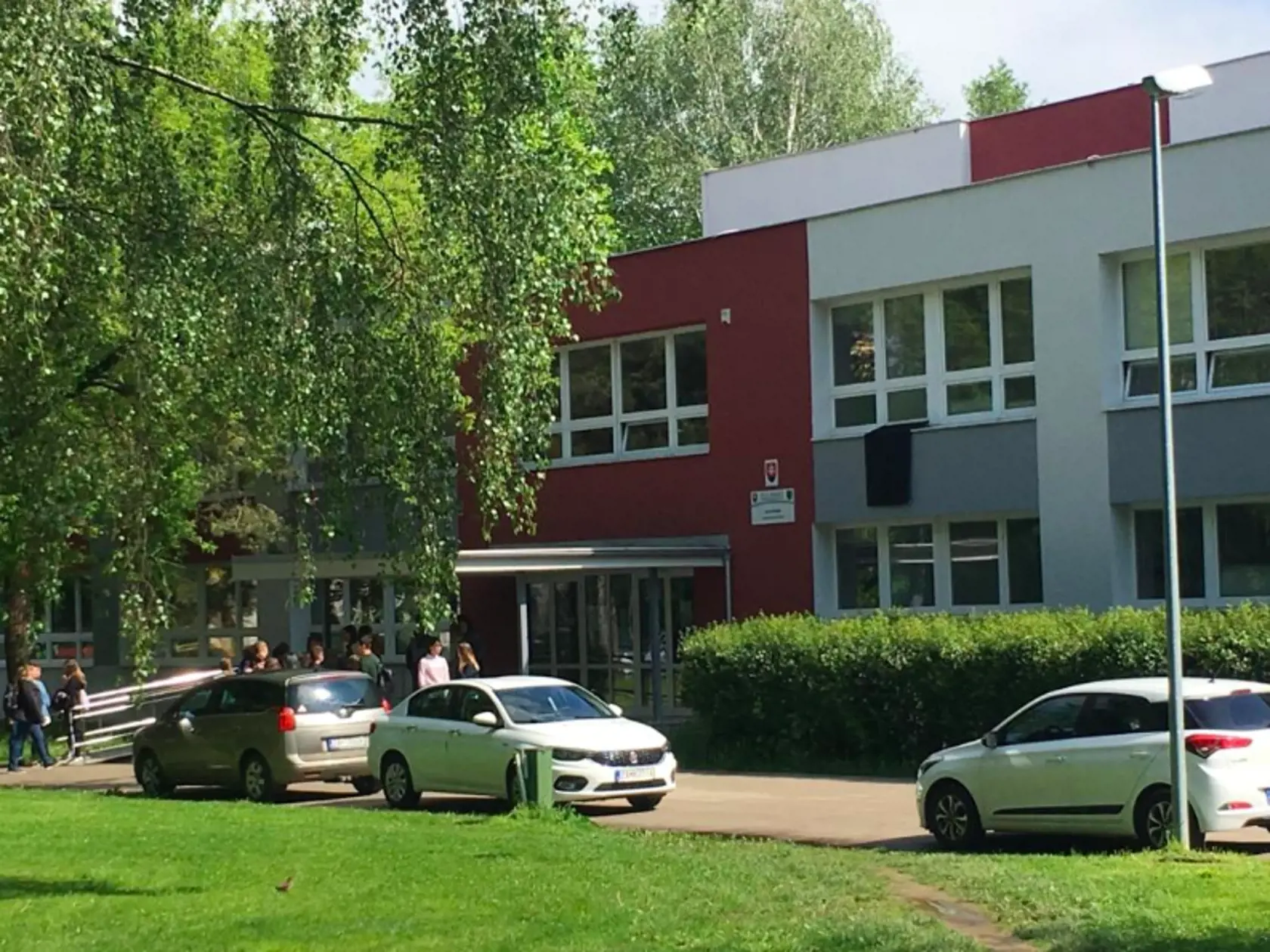 Spolužiaci a učitelia zo žilinského gymnázia si uctili Tomášovu pamiatku.