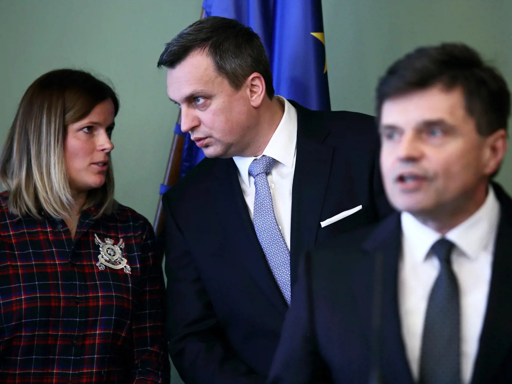 20170116 NRSR Zuzulova Danko, navsteva Veronika Zuzulova v NRSR spolu s otcom Petra Vlhova, Vlha, fotene pre: J. Satara