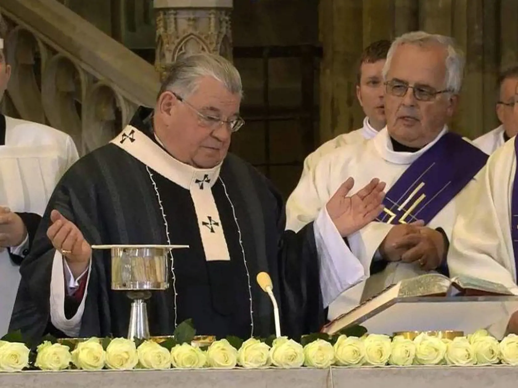 Pražský arcibiskup Dominik Duka počas omše.
