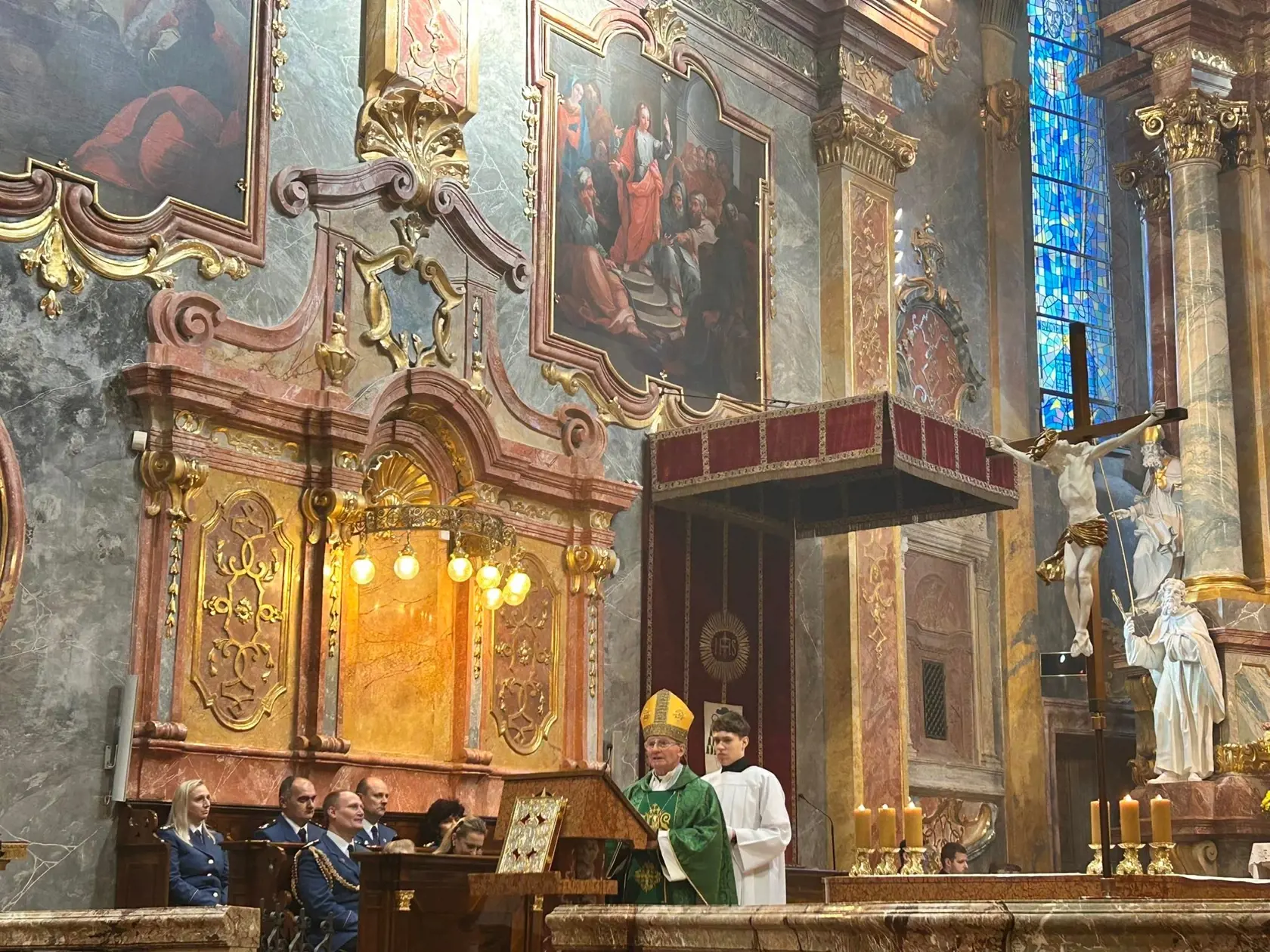 Pri príležitosti tretieho výročia tragédie sa v Katedrále sv. Emeráma na Nitrianskom hrade konala spomienková bohoslužba.