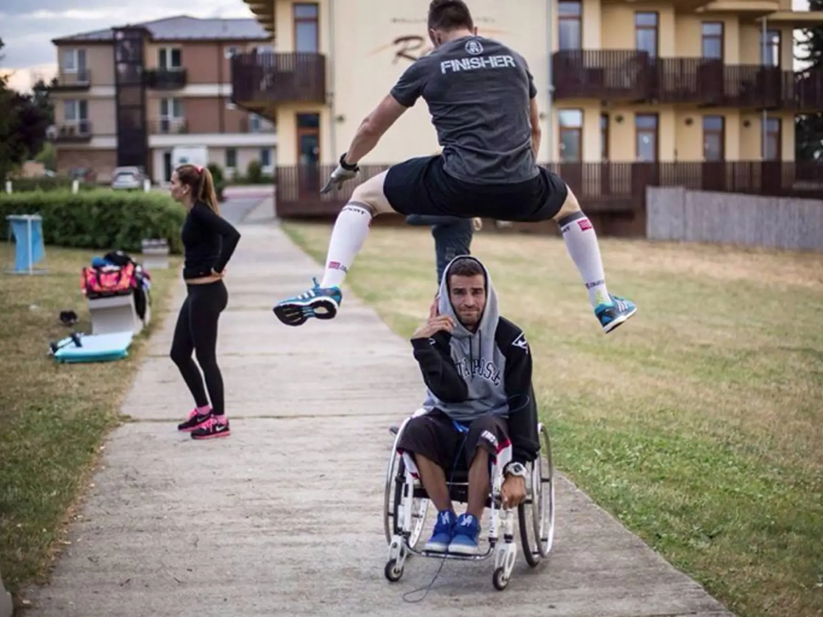 Nenarieka, ale...
Bekim, pretekal na terénnych bicykloch, po páde na súťaži je na vozíčku 