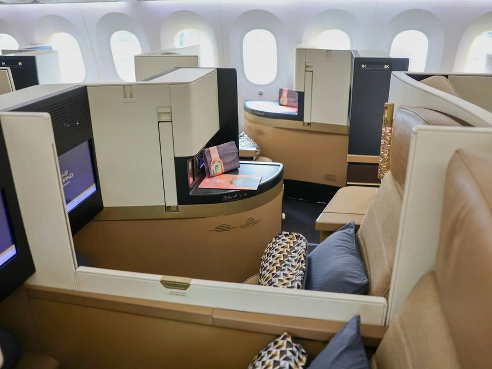 V Boeingu 787-9 Dreamliner mal Jakub Prachař spraviť poriadny cirkus.