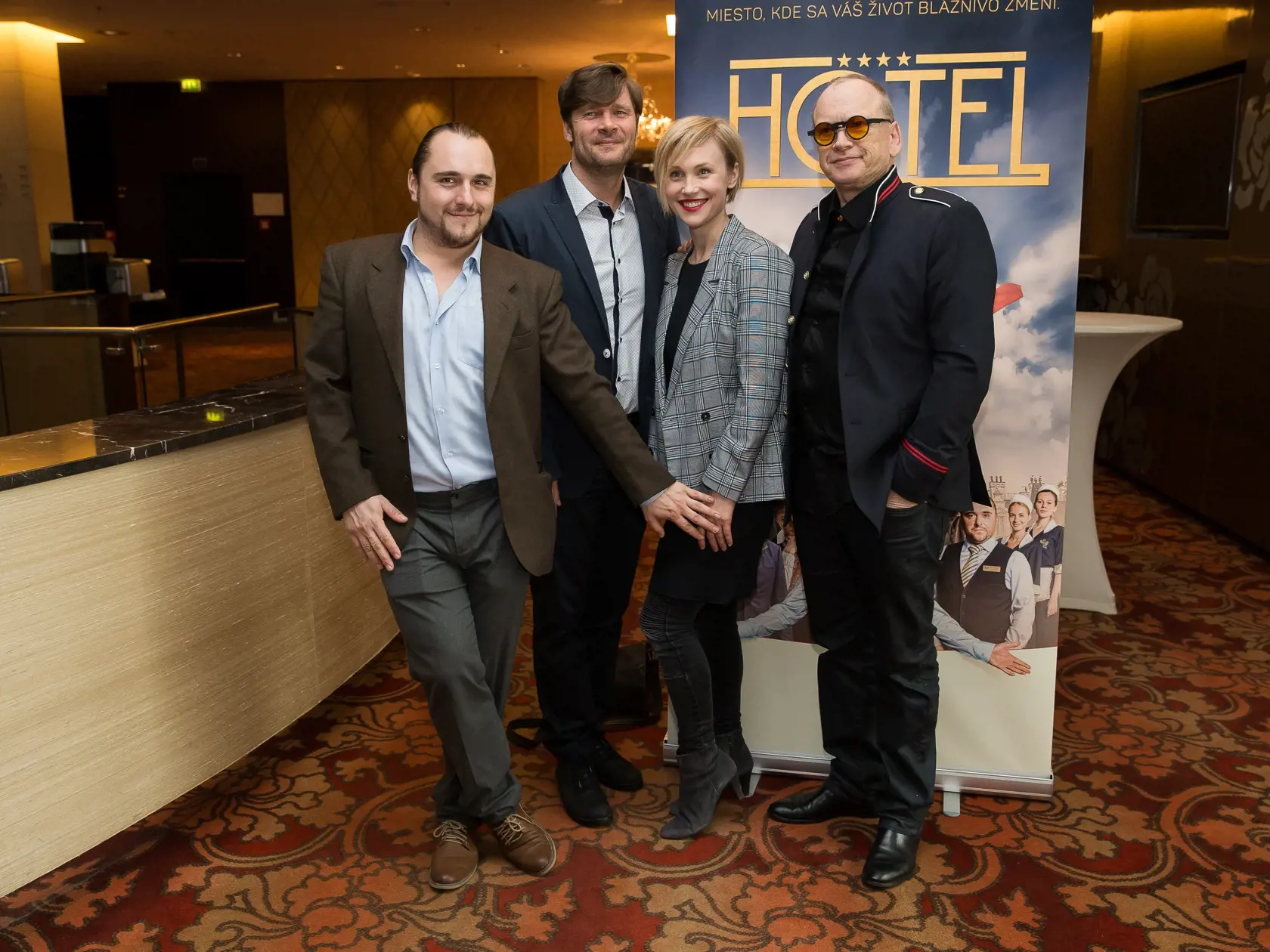 Premiéra nového televízneho seriálu Hotel z produkcie televízie JOJ v jednom z Bratislavkých luxuných hotelov. Na snímke herečka Vlastina Svátková a hereci Martin Meľo, Milo Kráľ a Juraj Ďurdiak.