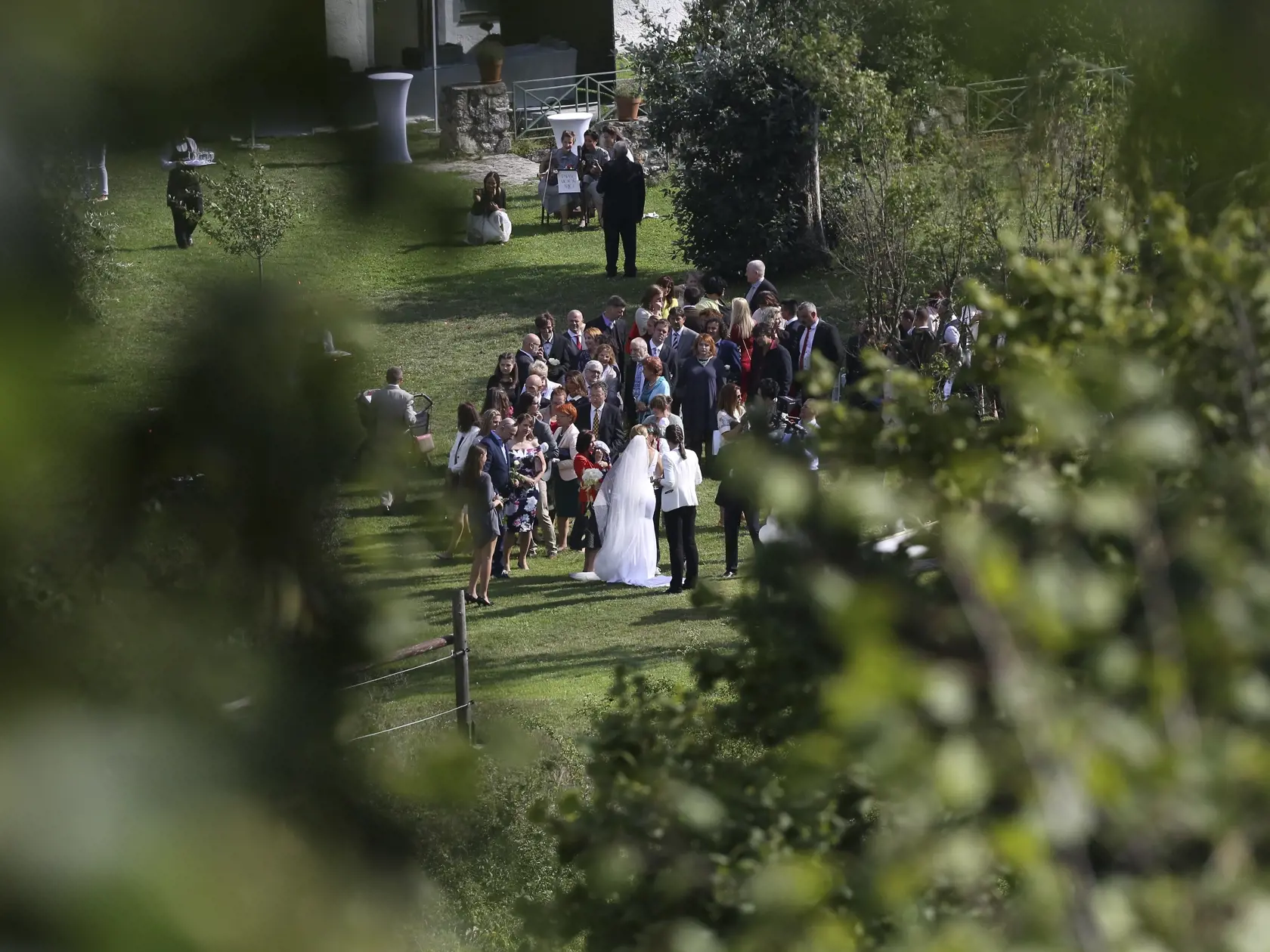 Herecká dvojica Zuzana Kubovčíková Šebová a Michal Kubovčík si povedali svoje vytúžené vo Wiegerovej vile vo Svätom Jure. Svoj veľký deň si poriadne strážili a všetko si vybavili v úplnej tajnosti.