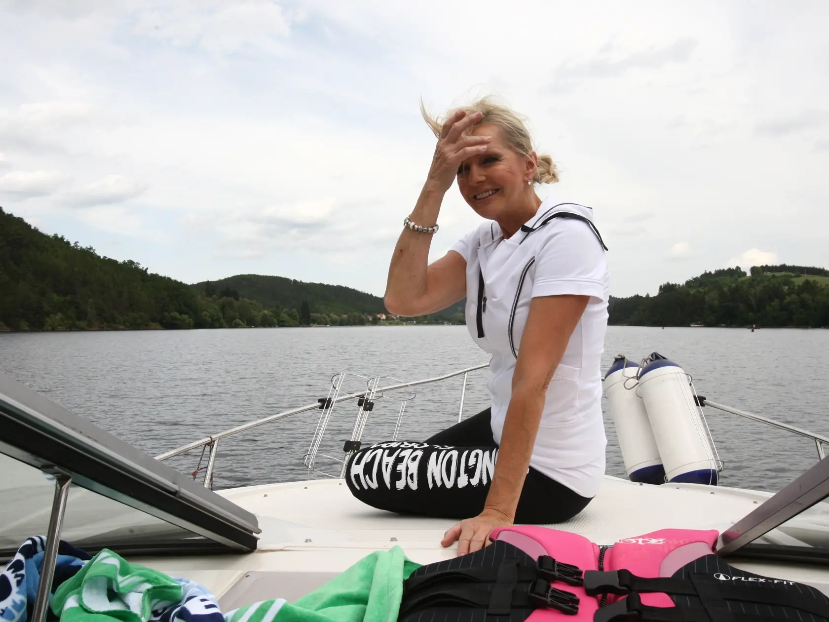 Helena Vondrackova s manzelom na hausbote, vltavske kaskady.