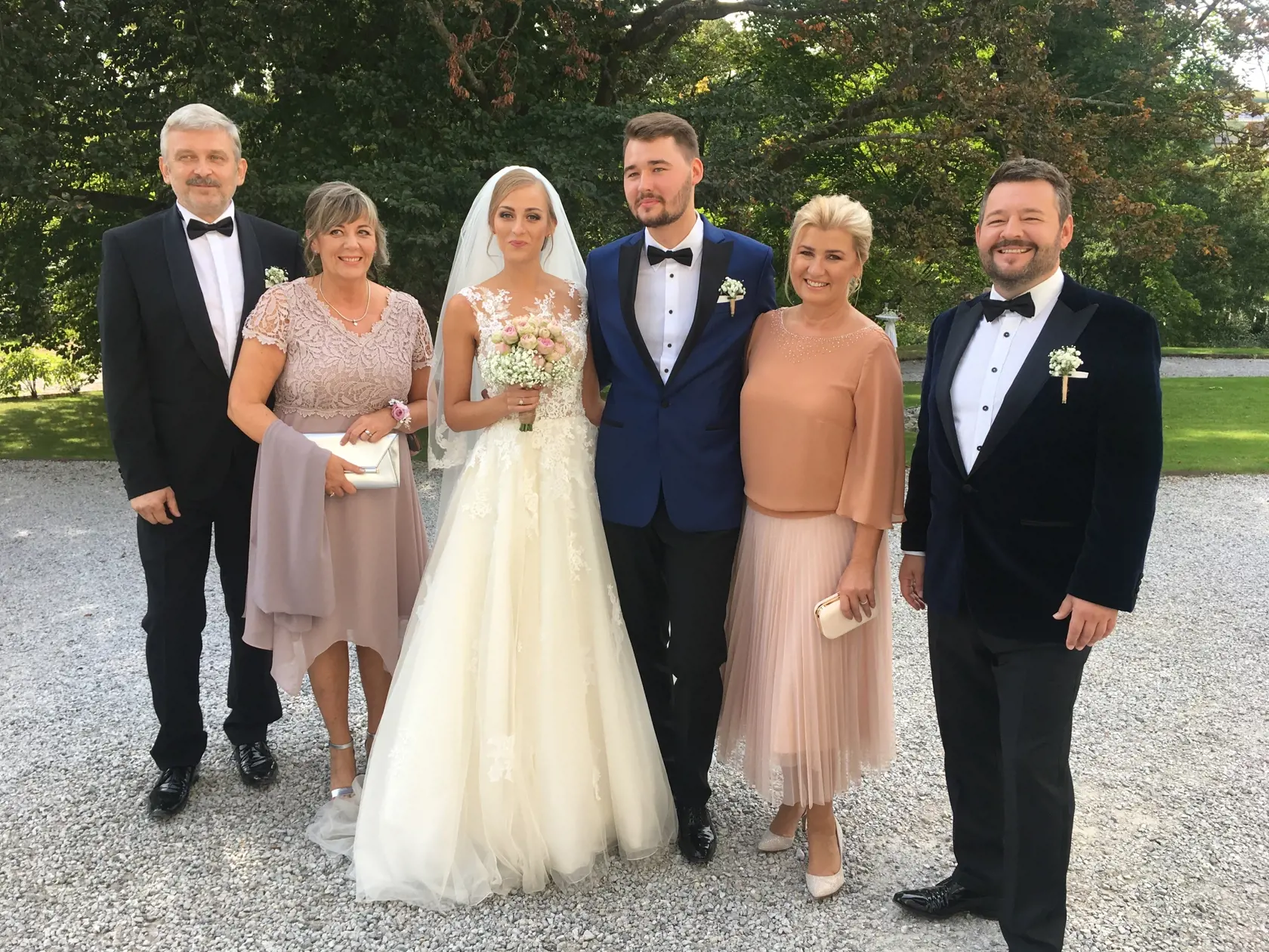 Janka a Šimon so svojimi rodičmi.