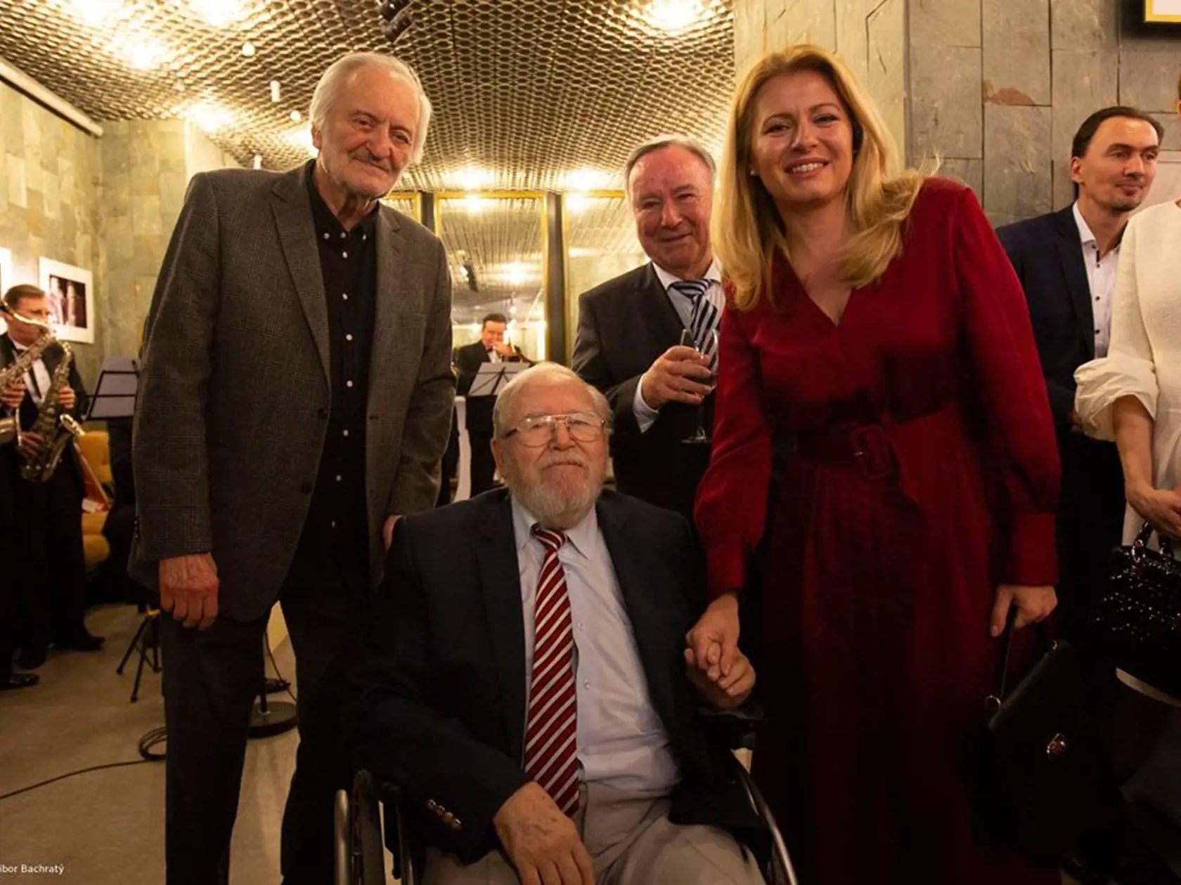 Začiatkom februára sa prvýkrát ukázal v spoločnosti pri príležitosti 80. narodením pána Milana Lasicu.