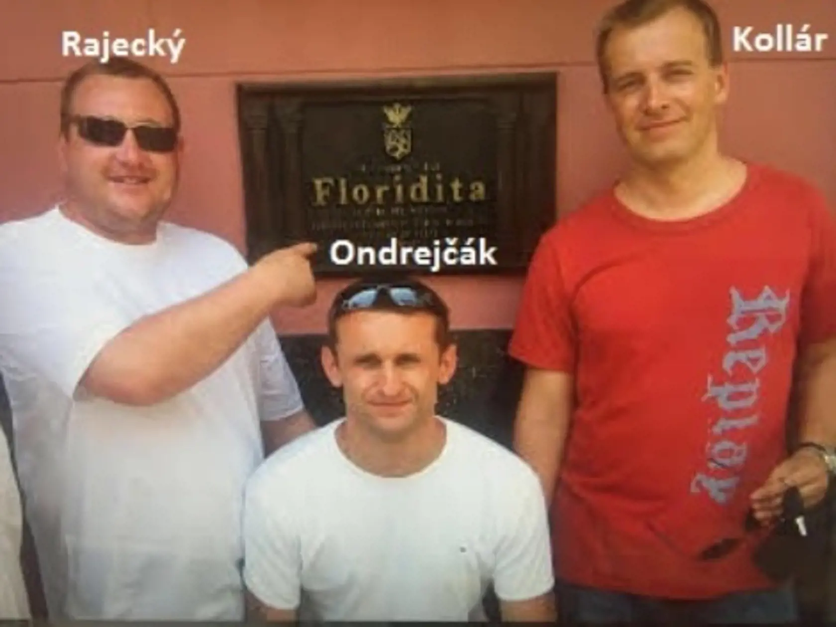 Známa fotka z dovolenky na Kube, kde sa stretol Boris Kollár s Jurajom Ondrejčákom a Tomášom Rajeckým.