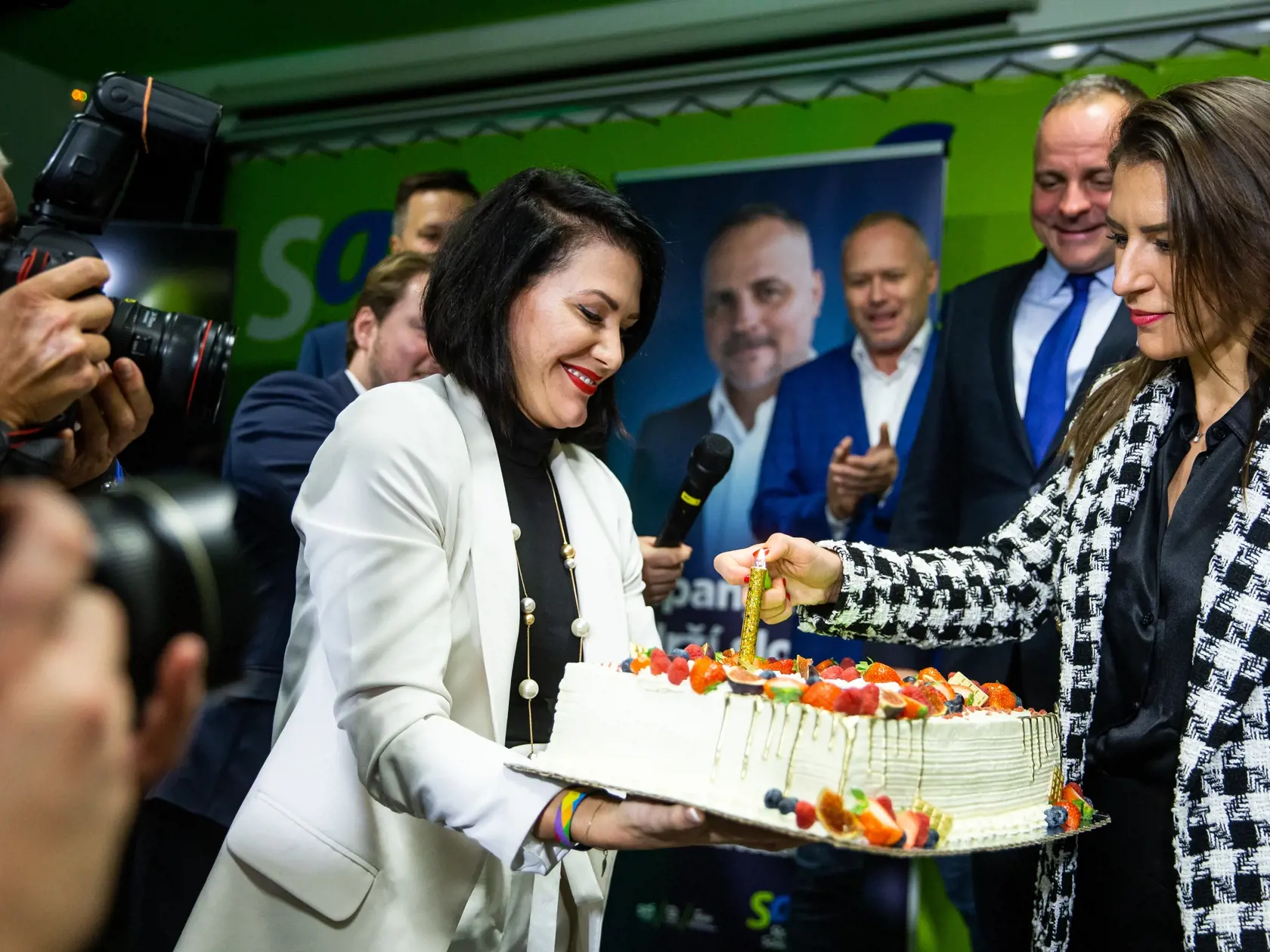 Župné a komunálne voľby 2022 v centrále strany SaS. Na snímke Janka Bittó Cigániková a Juraj Droba. 