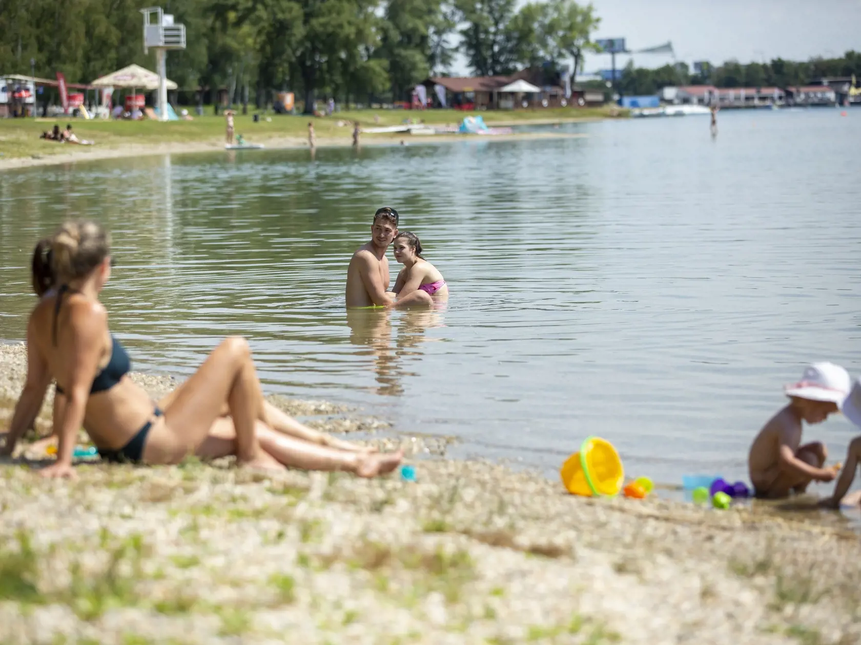 Prírodné kúpaliska a vodné plochy na Slovensku
Na obr.: Zlaté piesky, Bratislava