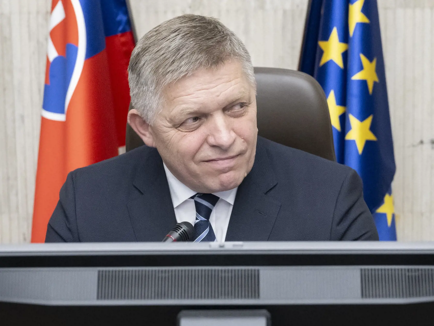 Na snímke premiér SR Robert Fico (Smer-SD) počas prvého rokovania novej vlády Smeru-SD, Hlasu-SD a SNS 25. októbra 2023 v Bratislave. FOTO TASR - Martin Baumann