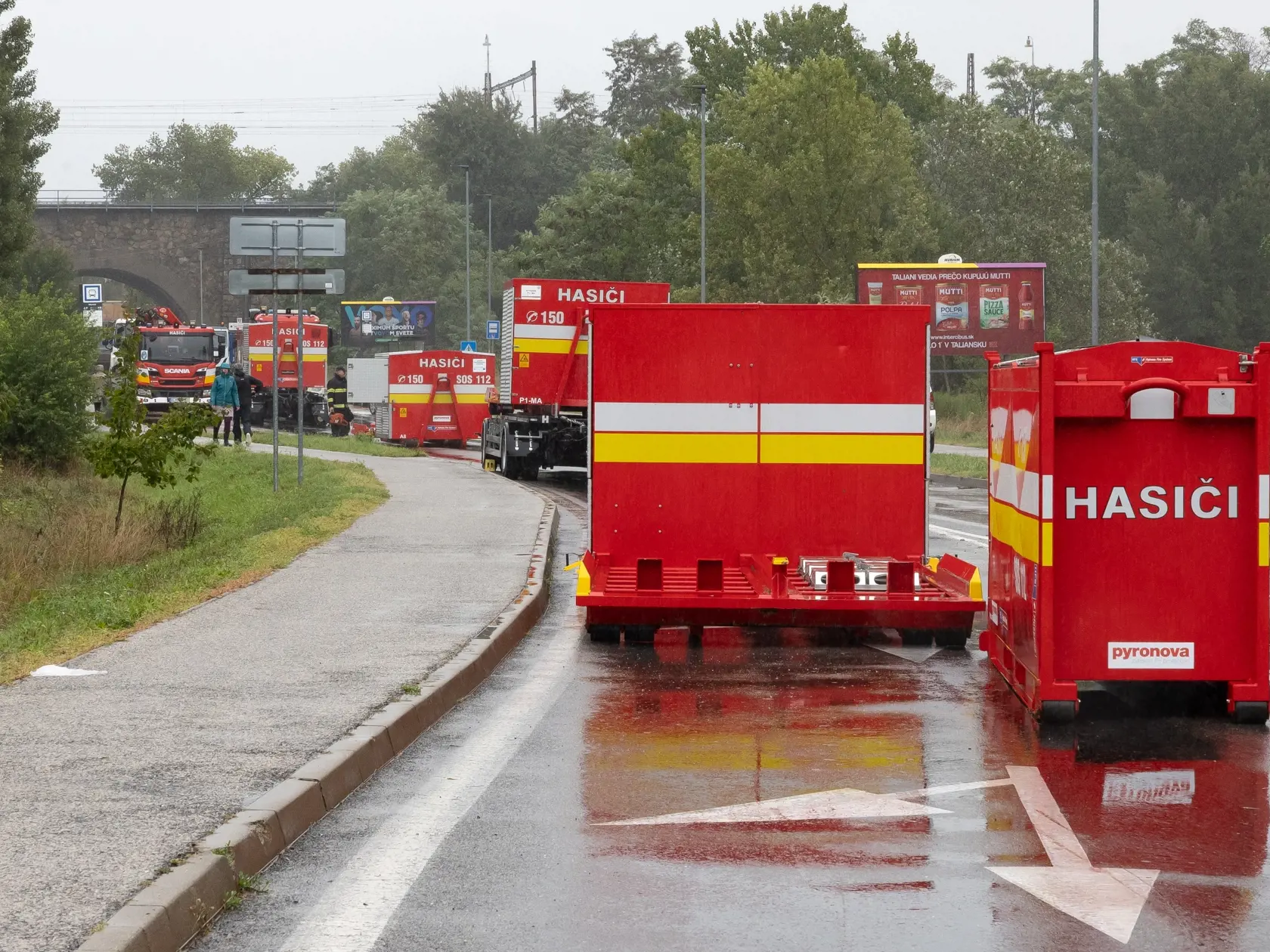 Situácia počas povodní v bratislavskej mestskej časti Devínska Nová Ves.