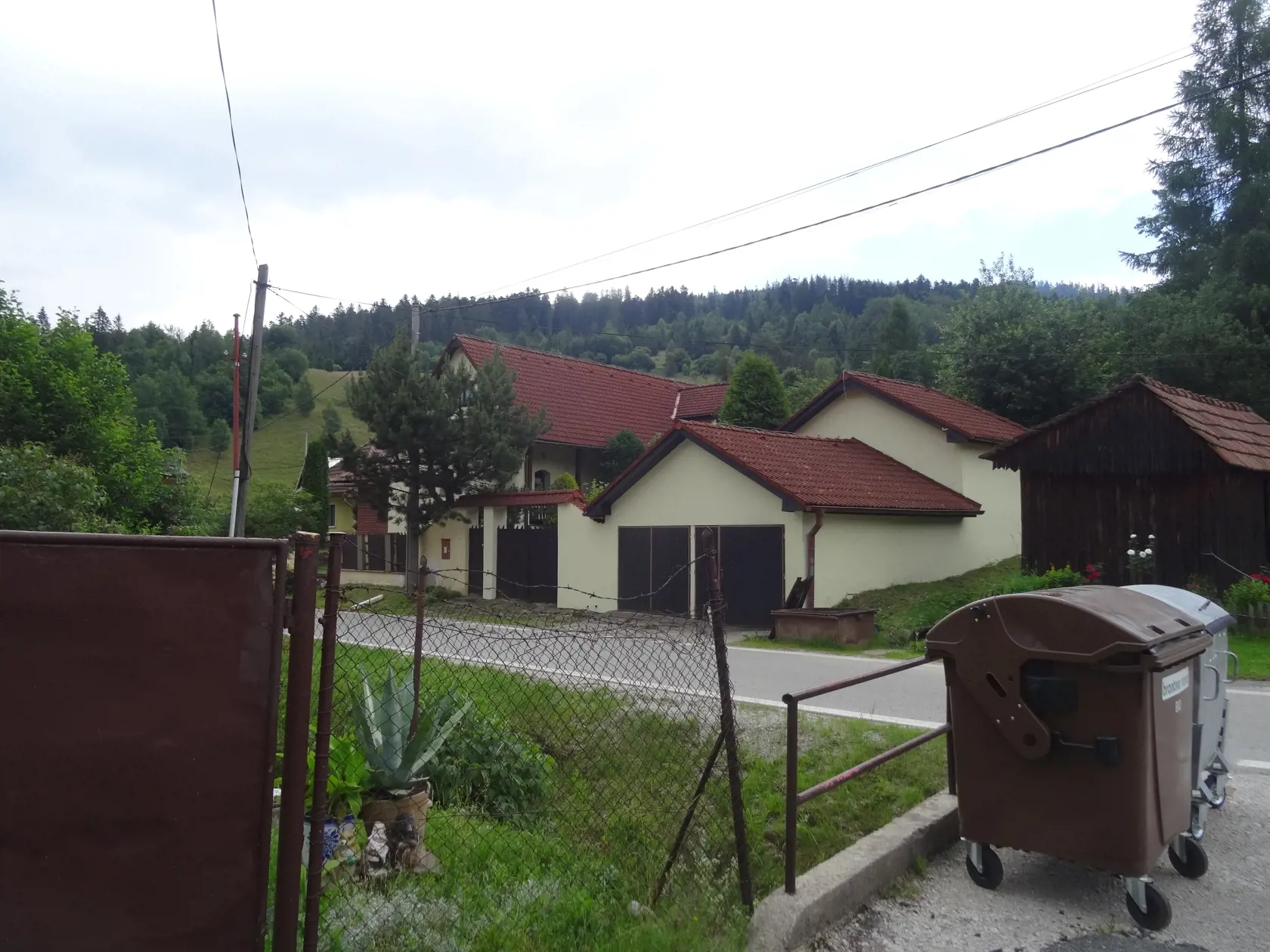 Obmedzenia kvôli koronakríze Paškovcov veľmi nevyrušovali. Zdržiavali sa buď doma v Košiciach alebo na chalupe v Úhornej. (archív)