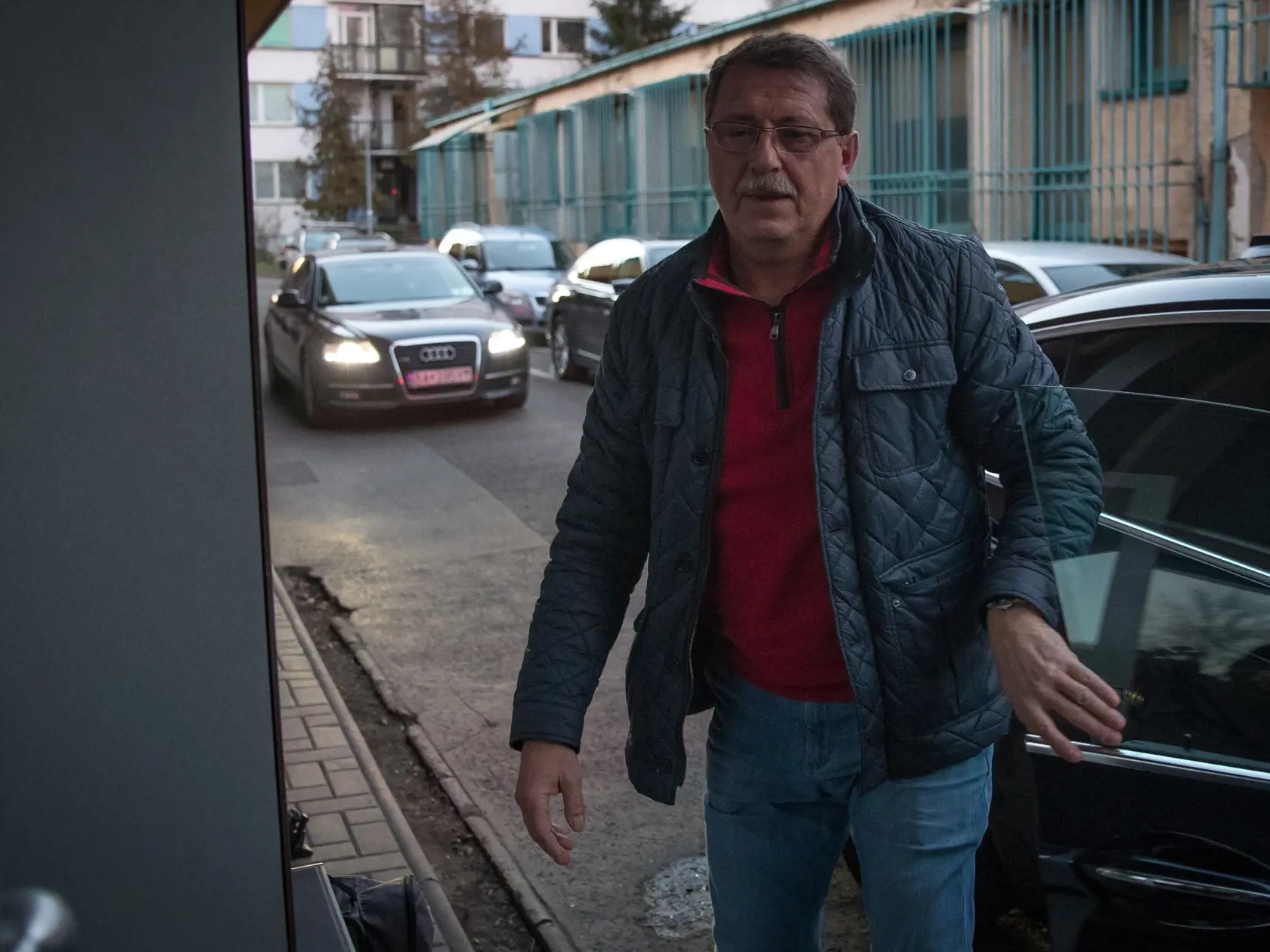 Stertnutie hlavných predtaviteľov politickej strany Smer - SD v centrále na Súmračnej ulici v Bratislave pri príležitosti menovania nových predsedov krajských organizácií. Na snímke je Pavol Paška. (archív)