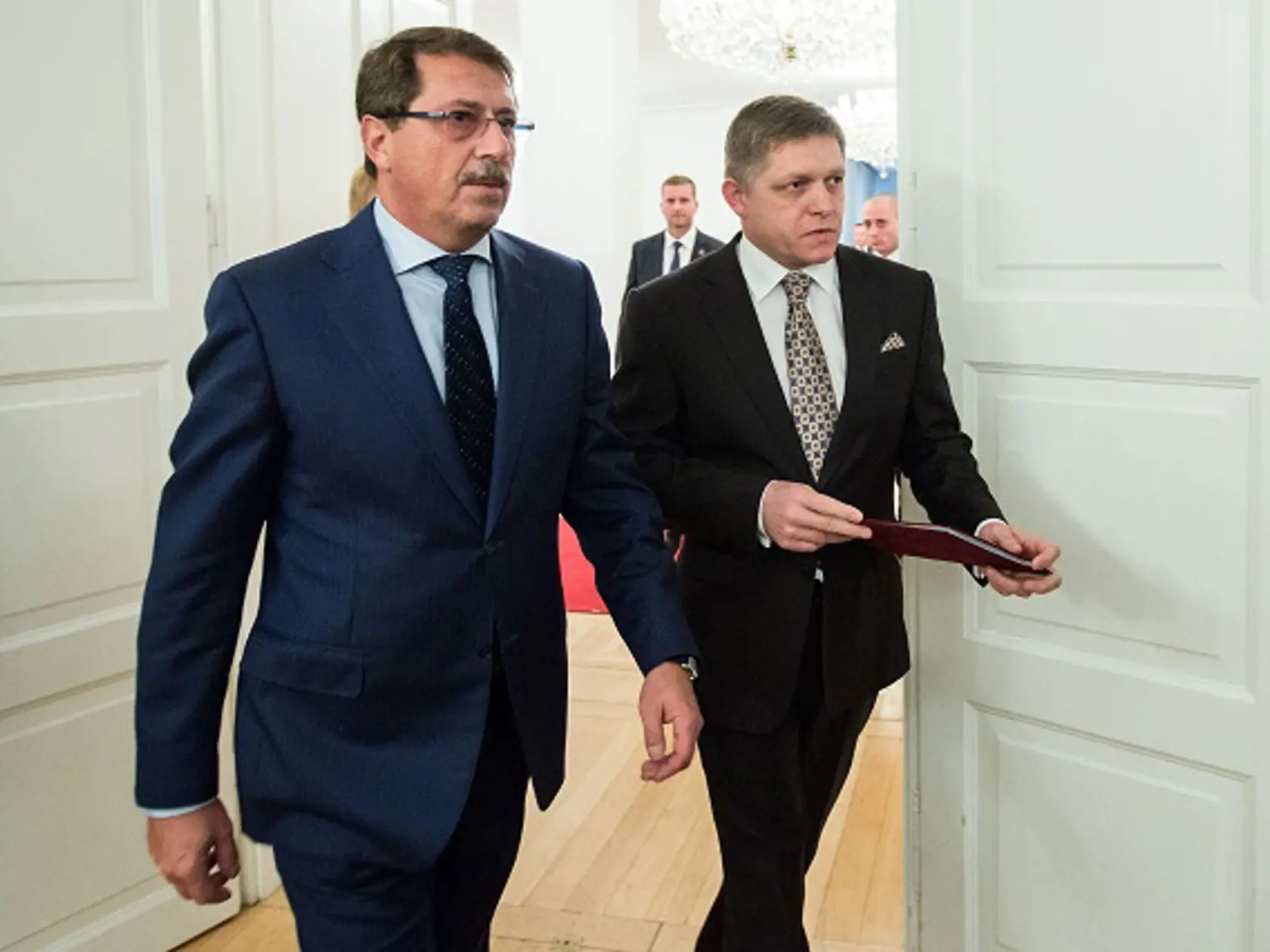 Predseda vlády SR Robert Fico a predseda NR SR Pavol Paška počas vyhodnotenia roku 2013. (archív)