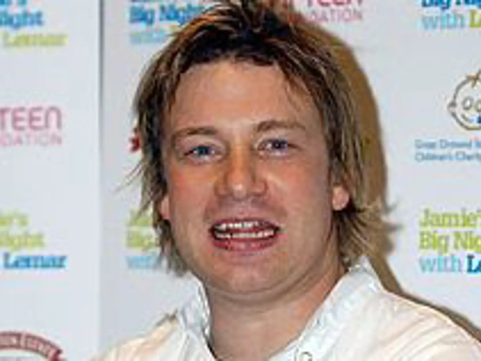 File photo dated 30/11/2006 of celebrity chef Jamie Oliver who said today that the healthy school dinners campaign had "turned the corner" after new figures showed a rise in the uptake of meals in primary schools. PRESS ASSOCIATION photo. Issue date:  Thursday July 9, 2008.  See PA story EDUCATION Meals. Photo credit should read: Joel Ryan/PA Wire