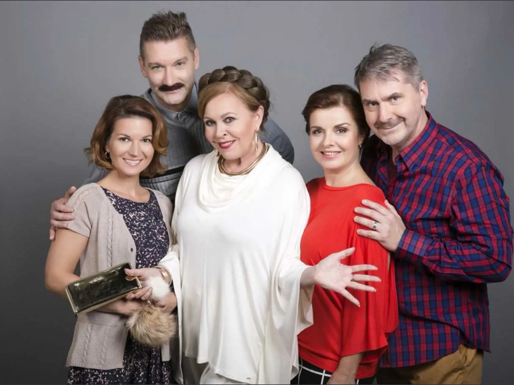 Susedia po prvej časti lámu rekordy.
