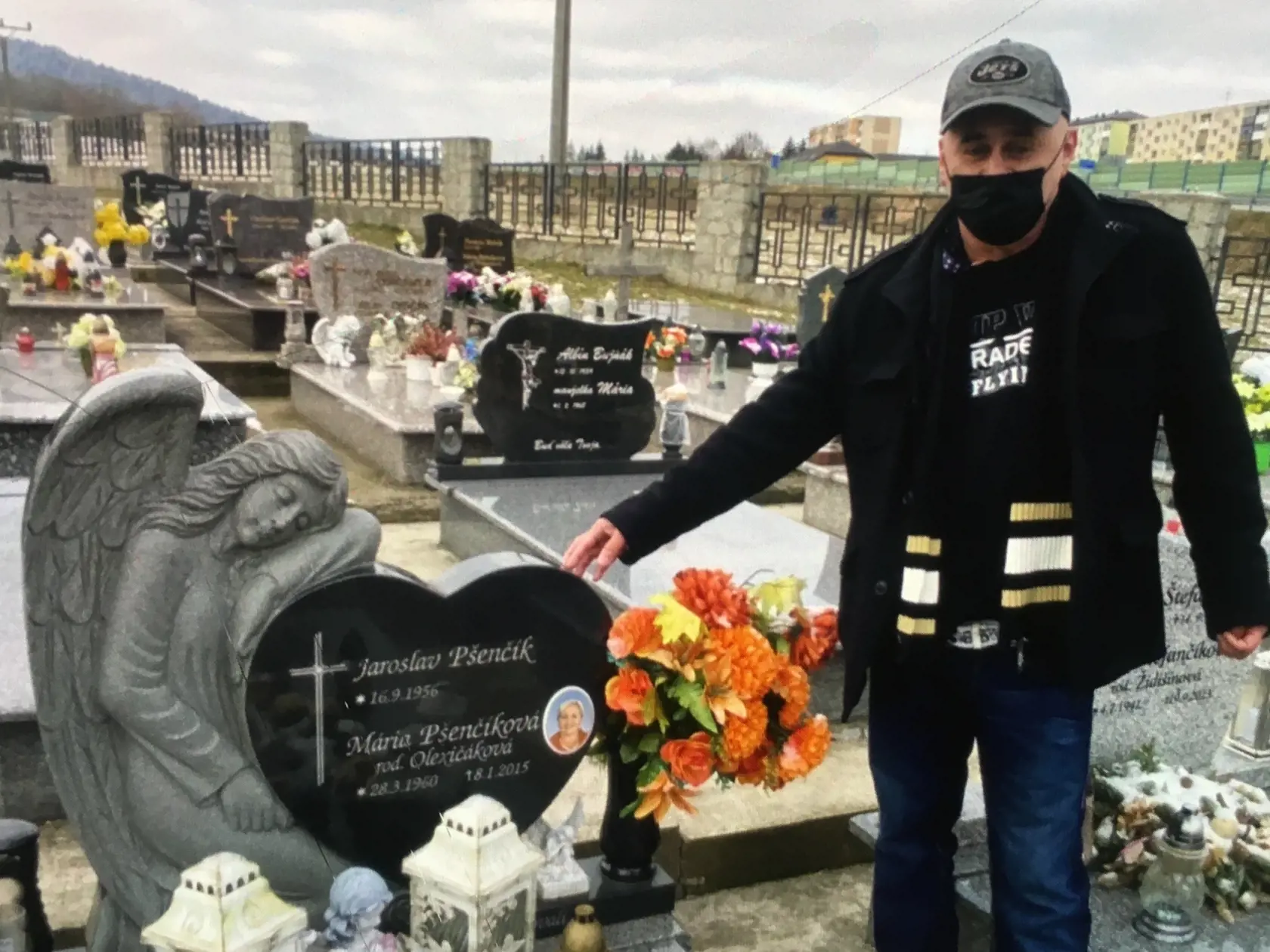 Jaroslav Pšenčík (65) z Bardejova už šiesty rok chodí na hrob svojej manželky Márie (†54), ktorá zomrela po banálnej operácii žlčníka.