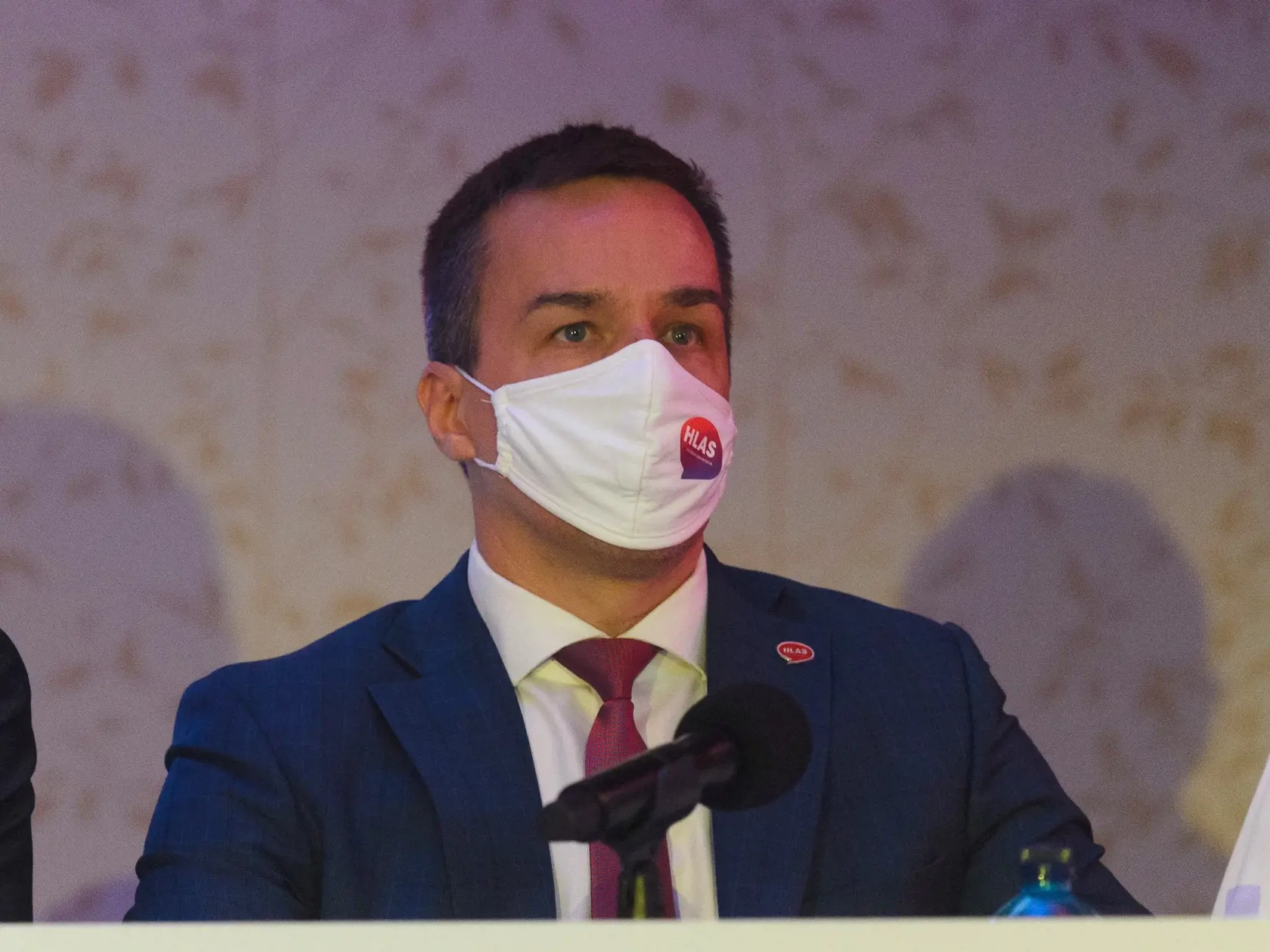Mimoparlamentná strana Hlas-SD si na sobotňajšom sneme 26. júna 2021 v Nitre volí ďalšieho z podpredsedov, štyroch členov predsedníctva a prijme základné programové tézy. Na sneme sa zišlo 400 delegátov z celého Slovenska. Ide o prvý riadny snem strany od jej vzniku. Na snímke podpredseda strany Hlas-SD Erik Tomáš. FOTO TASR - Henrich Mišovič