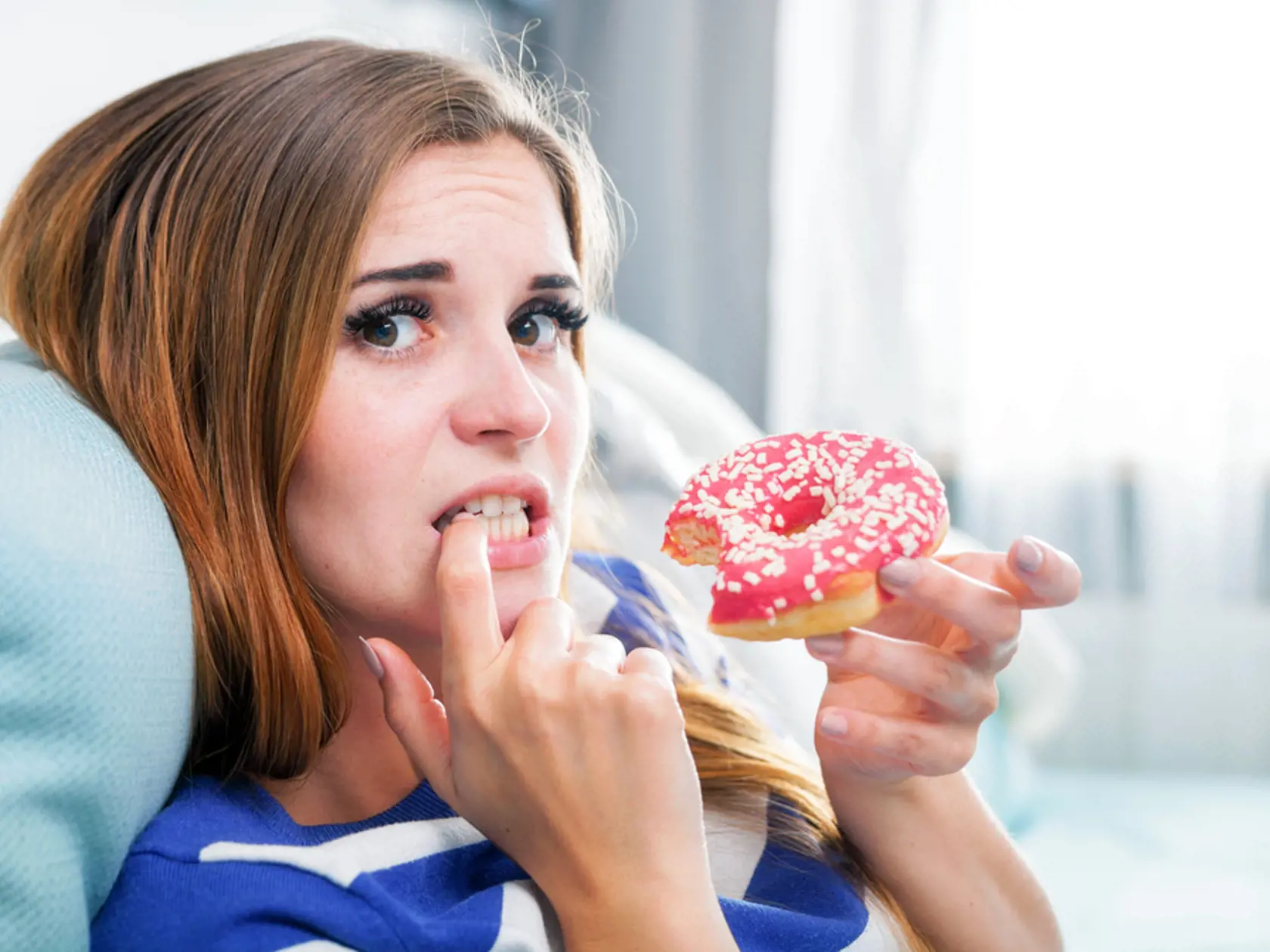 Čo odhalil prieskum?

59 % slovenskej populácie sa nachádza v pásme nadváhy alebo obezity
42 % Slovákov v poslednom roku pribralo priemerne 6 kg.
51 % slovenskej populácie je rozhodnutých tento rok chudnúť, a to v priemere 12 kg
2/3 populácie súhlasia s tým, že obezita je choroba a mal by ju riešiť odborník
40 %  populácie sú presvedčené, že obezita je prejavom slabej vôle a lenivosti
1/3 populácie si myslí, že obezita nie je považovaná za prejav spokojnosti a dobrého života