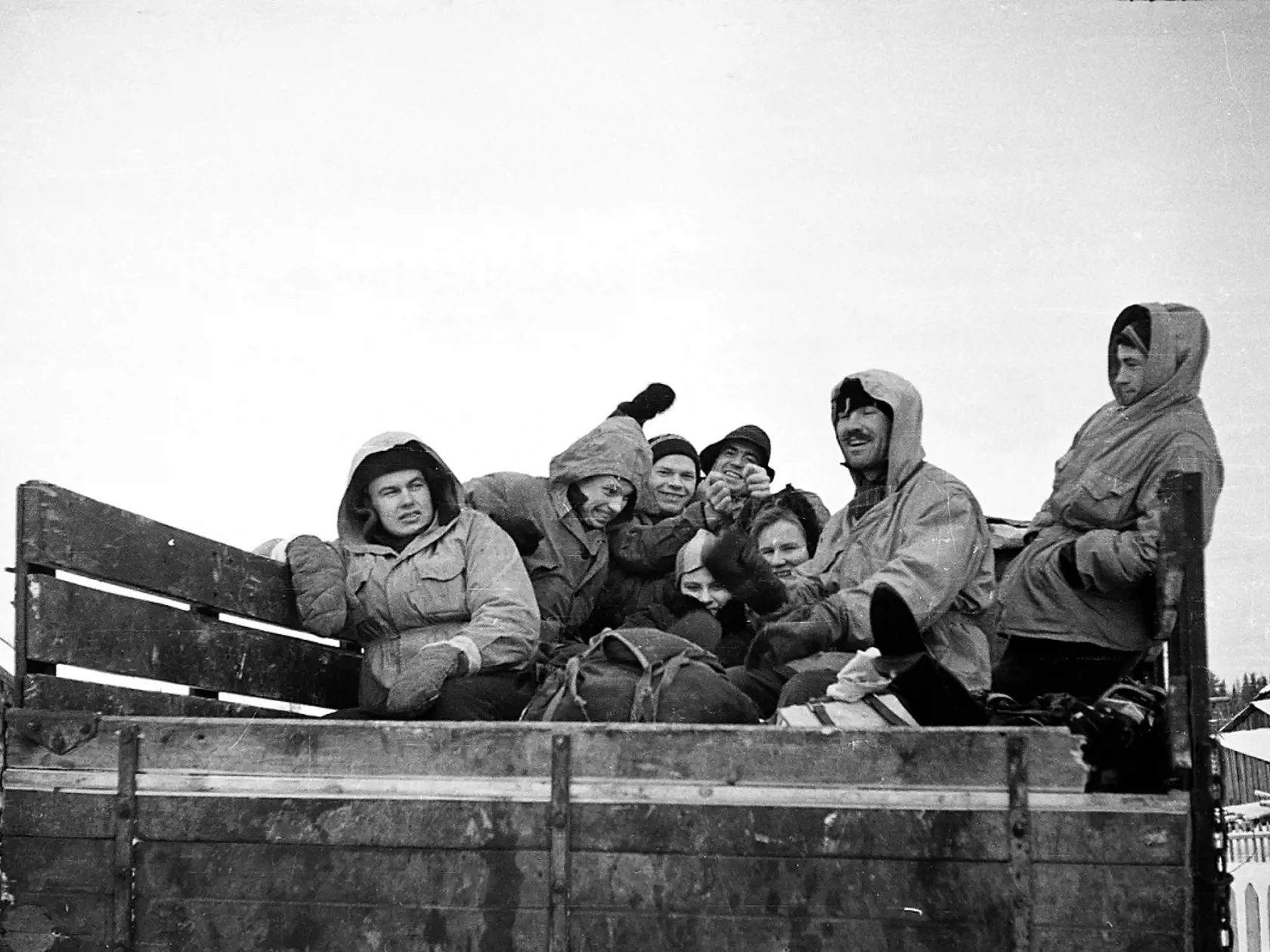 Výpravy, zloženej prevažne zo študentov polytechnickej fakulty, sa zúčastnili Yuri Dorošenko, Yuri Yudin, Igor Ďatlov, Zinaida Kolmogorova, Nikolaj Thibeaux-Brignolle, Ľudmila Dubinina, Semyon Zolotaryov a Rustem Slobodin.
