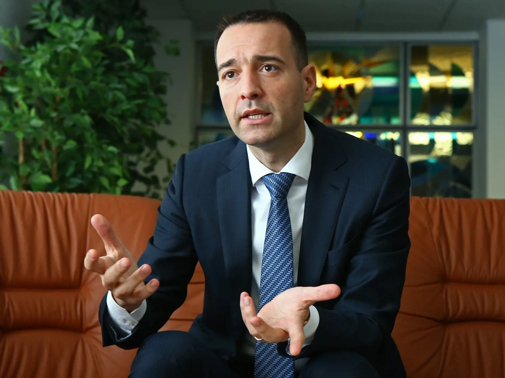 Bývalý minister zdravotnícka Tomáš Drucker tvrdí: "Marek Krajčí má ako poslanec parlamentu len bazálne vedomosti o zdravotníctve. Byť ministrom však znamená riadiť, počúvať rôzne názory, viesť tím ľudí a dosahovať vlastné ciele.”