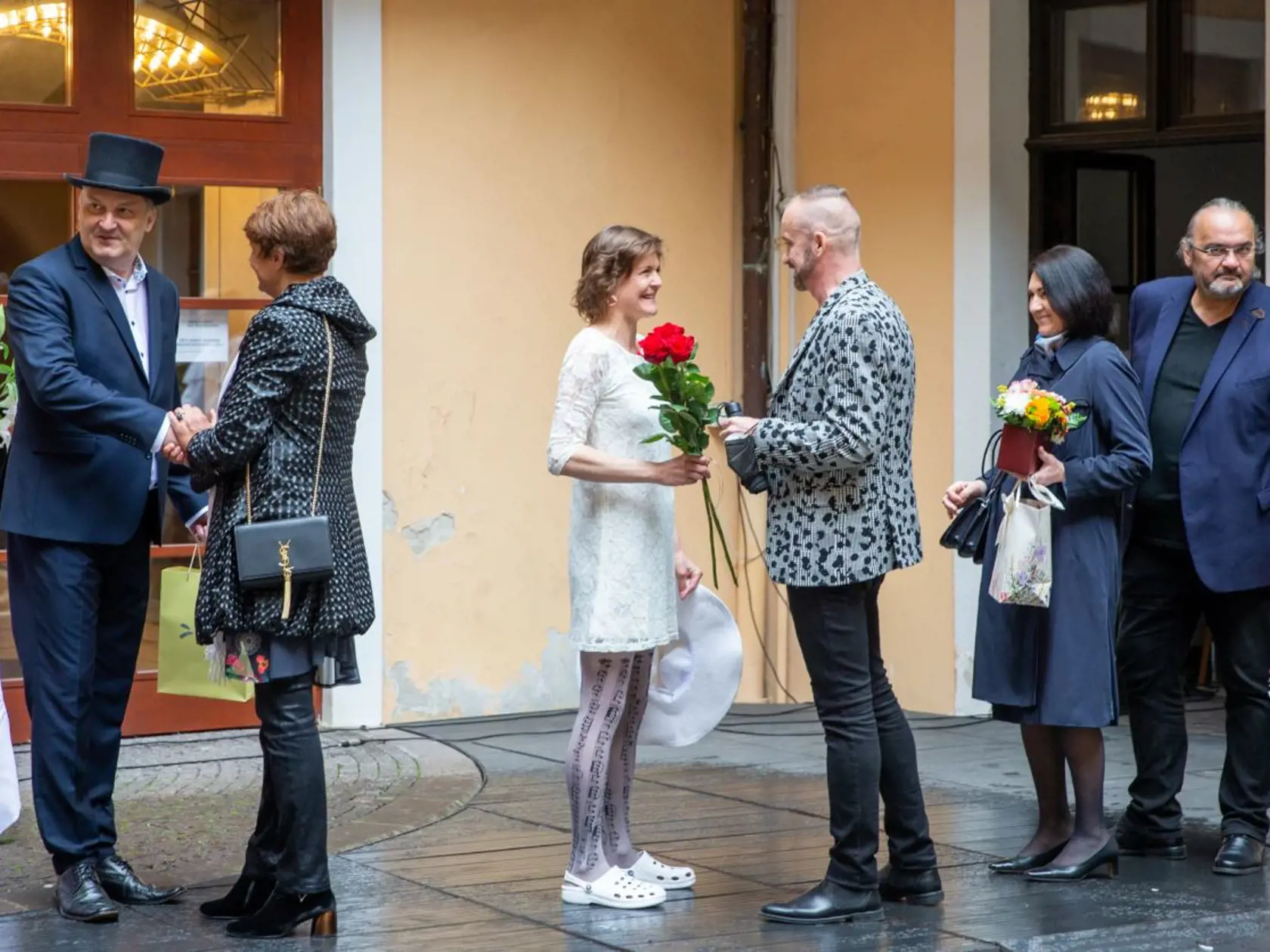 Svadba Katky Feldekovej, vpravo muzikant Ľubomír Horňák zo skupiny Elán.