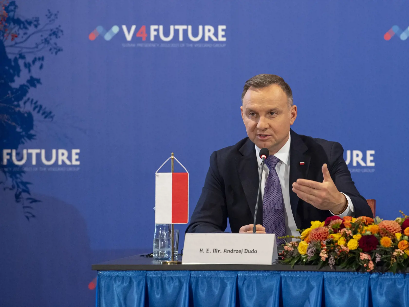 Prezident Poľska Andrzej Duda a premiér Mateusz Morawiecki zvolali zasadnutie členov vládneho brannobezpečnostného výboru a tiež Úradu národnej bezpečnosti (BBN).