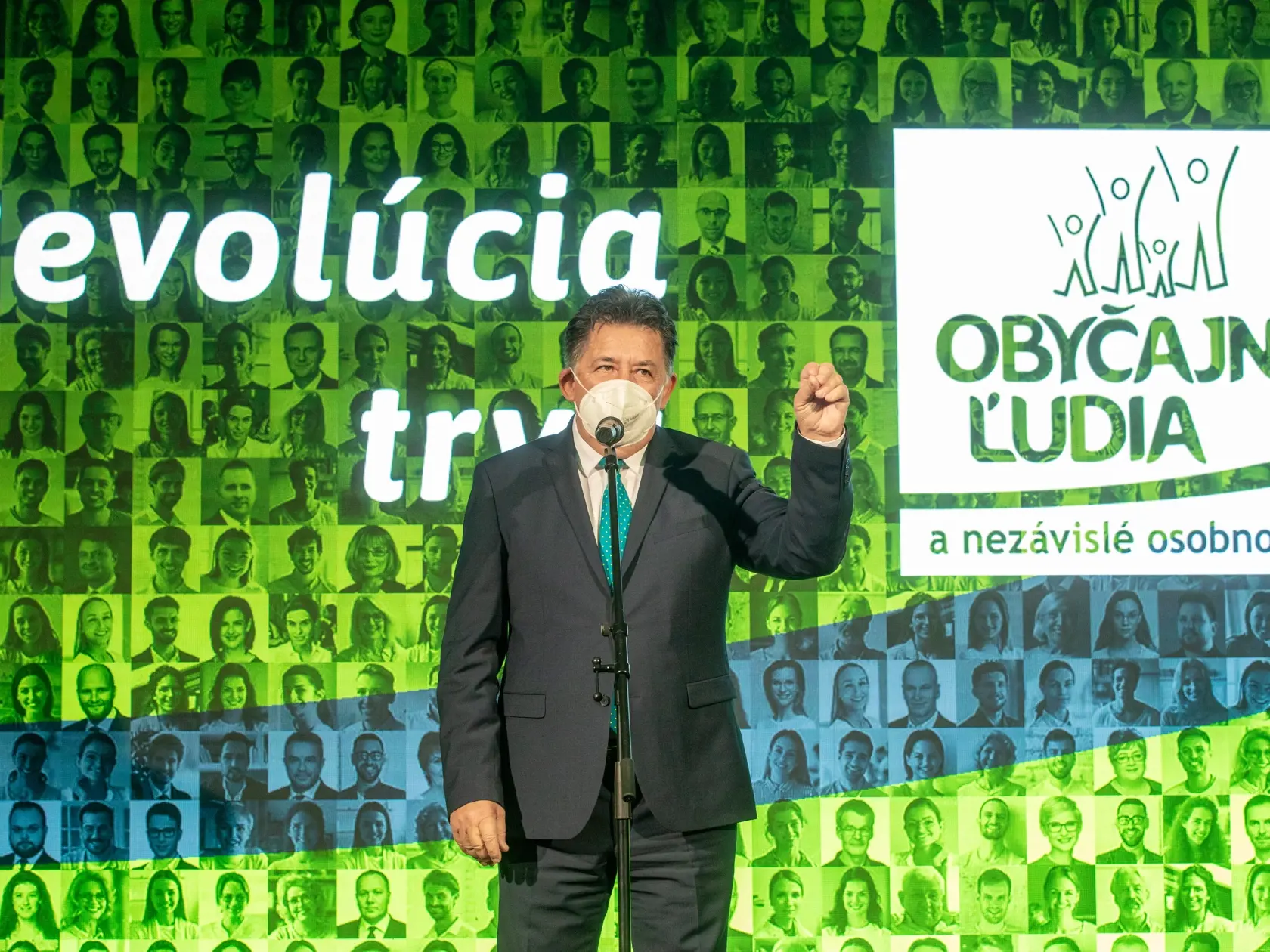 Na snímke je slavnostný snem pri príležitosti 10. výročia hnutia OĽANO. Minister životného prostredia Ján Budaj.