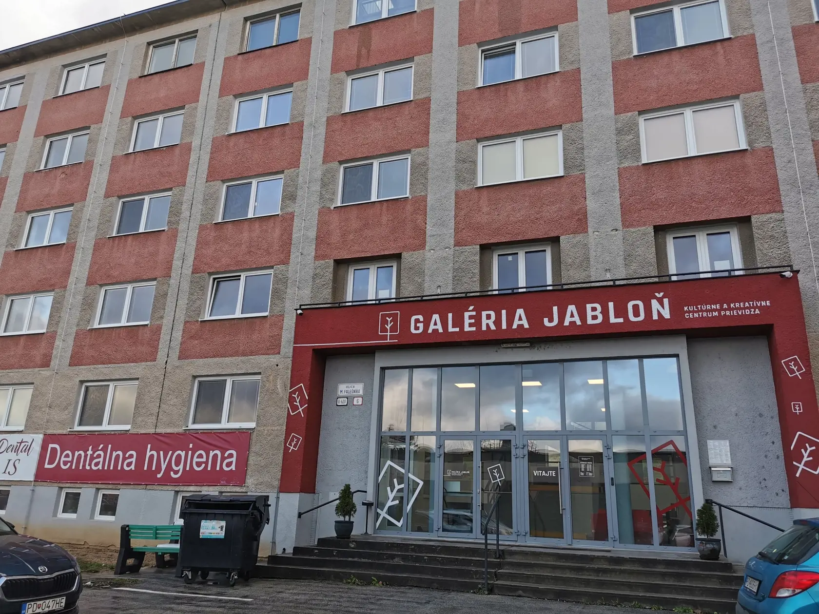 Múzeum Vtedy sa nachádza v Prievidzi v Galérii Jabloň.