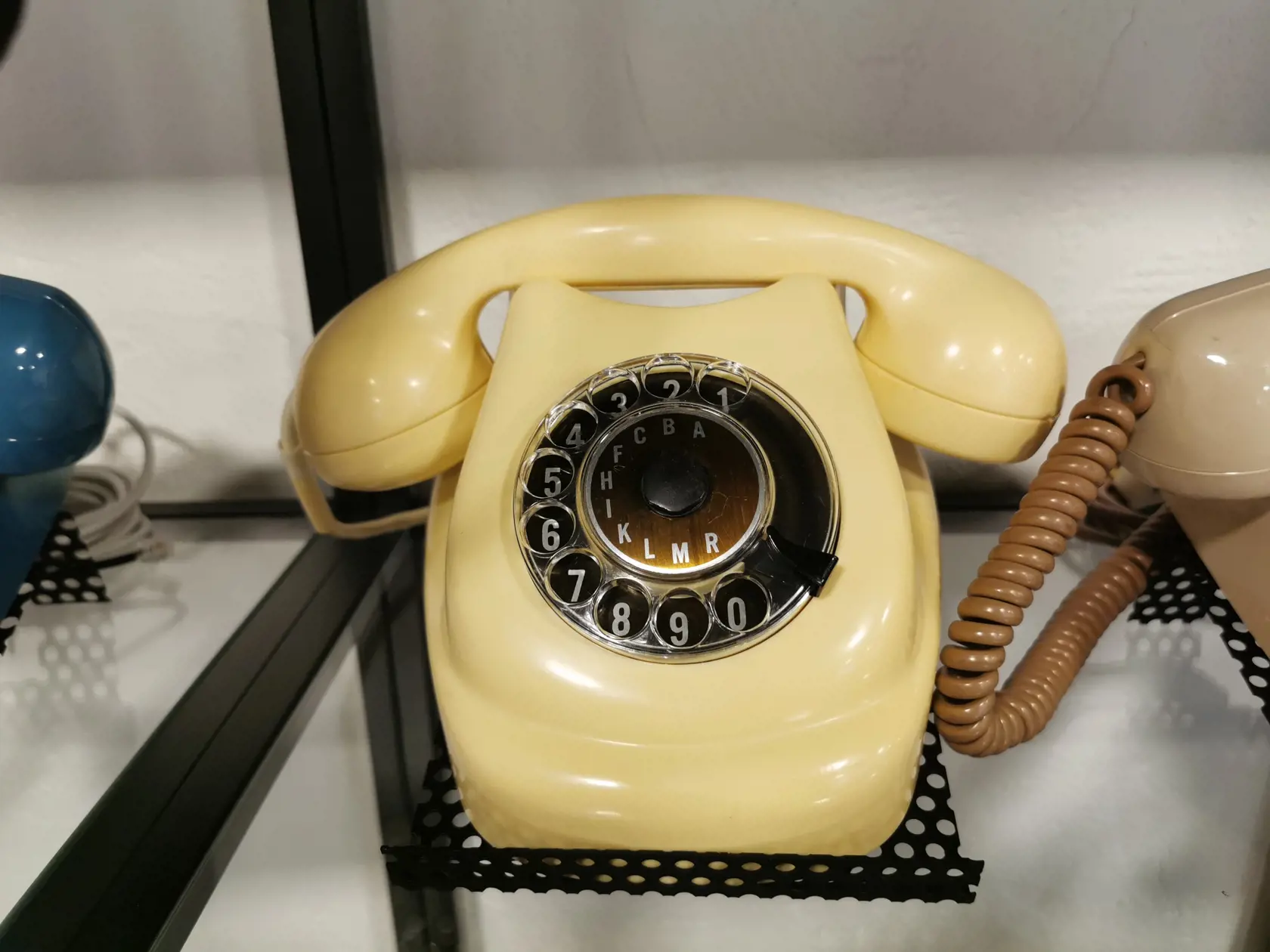 Tiež ste telefonovali z takejto pevnej linky?