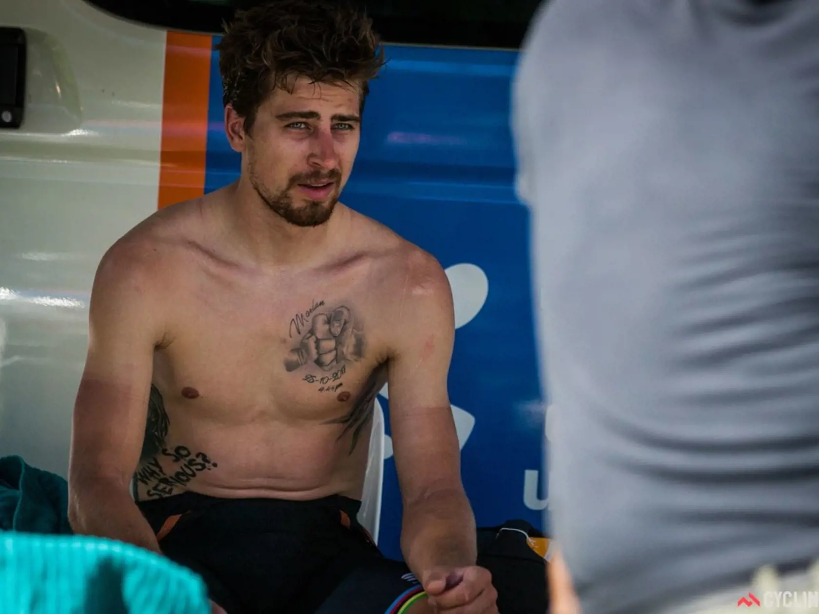 Peter Sagan má svojho syna Marlona stále so sebou. Tetovanie na ľavej strane hrude mu ho pripomína aj vtedy, keď s ním nie je. Ak sú údaje pravdivé, potomok nášho cyklistu sa narodil o 4:44 poobede.