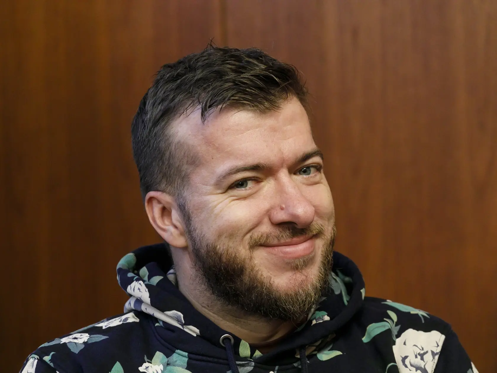 Martin Madej sa stal asistentom poslanca Branislava Vanča z PS. Vieme, koľko zarobí.
