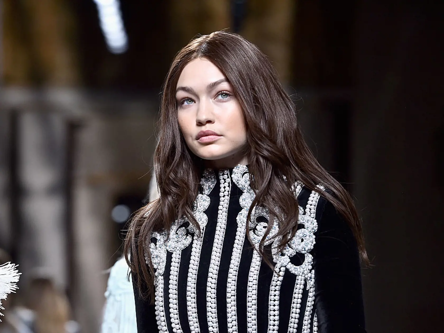 Modelka Gigi Hadid s novým parochňovým účesom.