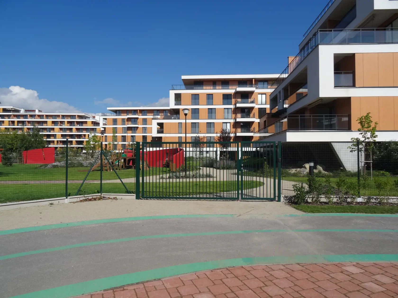 Komplex Park Anička je uzavretý. Cudzí sa tam nedostanú.