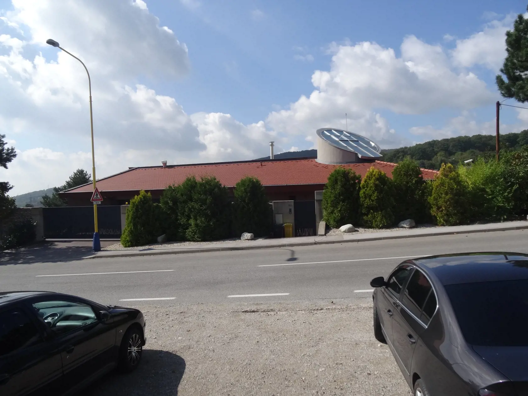 Luxusná vila na Kavečianskej ulici v Košiciach, kde Hreha momentálne býva.