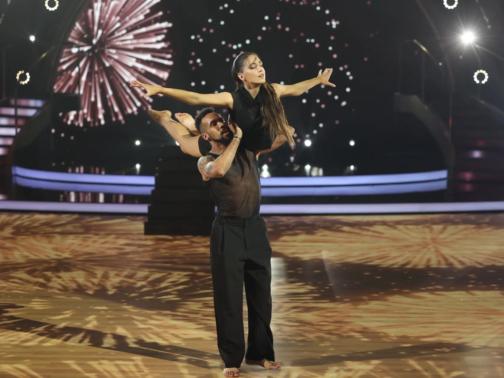 Finálové kolo Let's Dance. Na snímke Ráchel Šoltésová a Titus Ablorh.