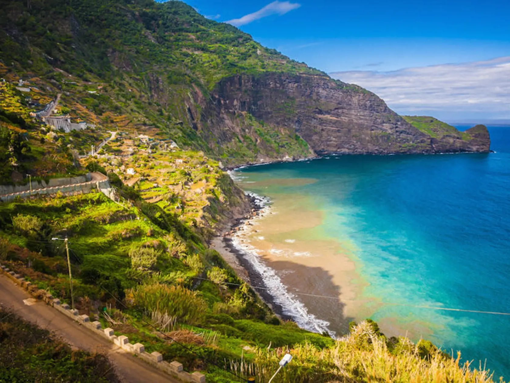 Madeira, Portugalsko: Zo Slovenska sa sem aktuálne dostanete.