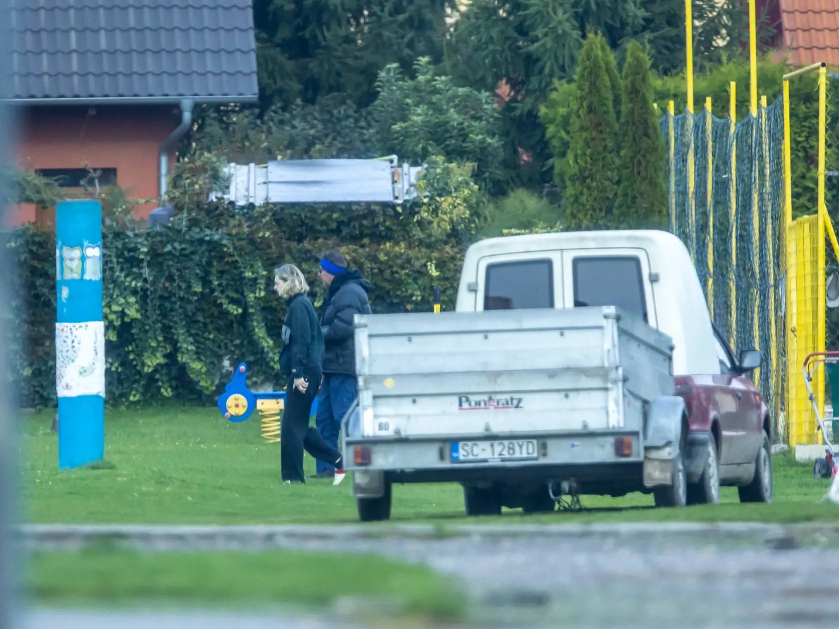 Na snímke je Dobroslav Trnka počas kosenia futbalového ihriska. (archívne foto)