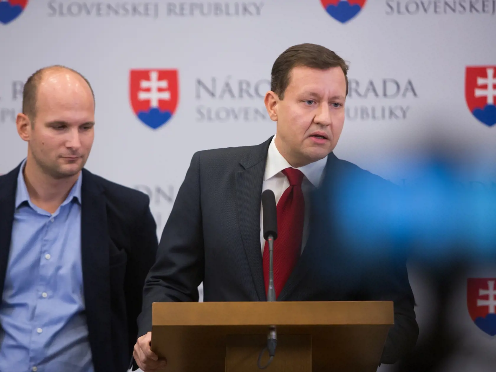 Tlacova Beseda s Gabora Grendela a Daniela Lipsica v NRSR