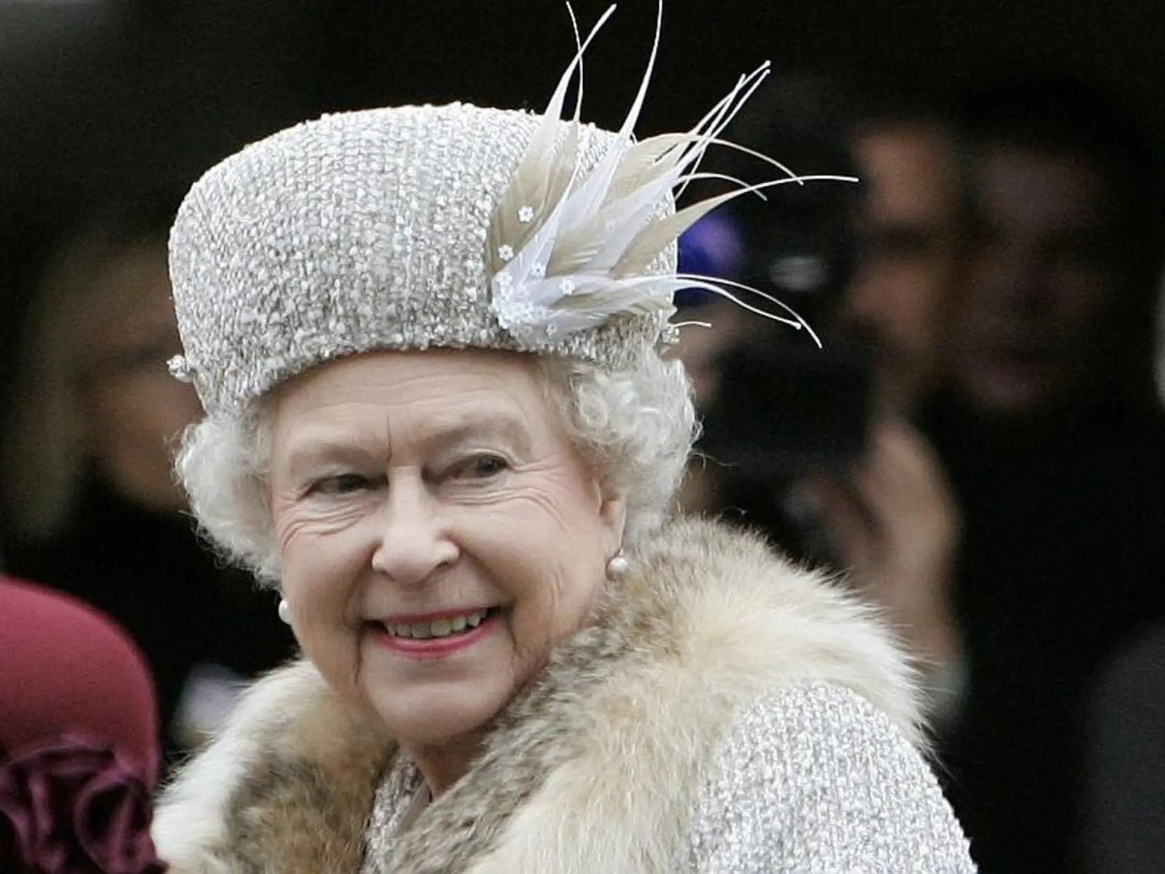 Kríza, spôsobená pandémiou koronavírusu, neobišla ani britskú kráľovskú rodinu. Jej príjmy klesli o tretinu.