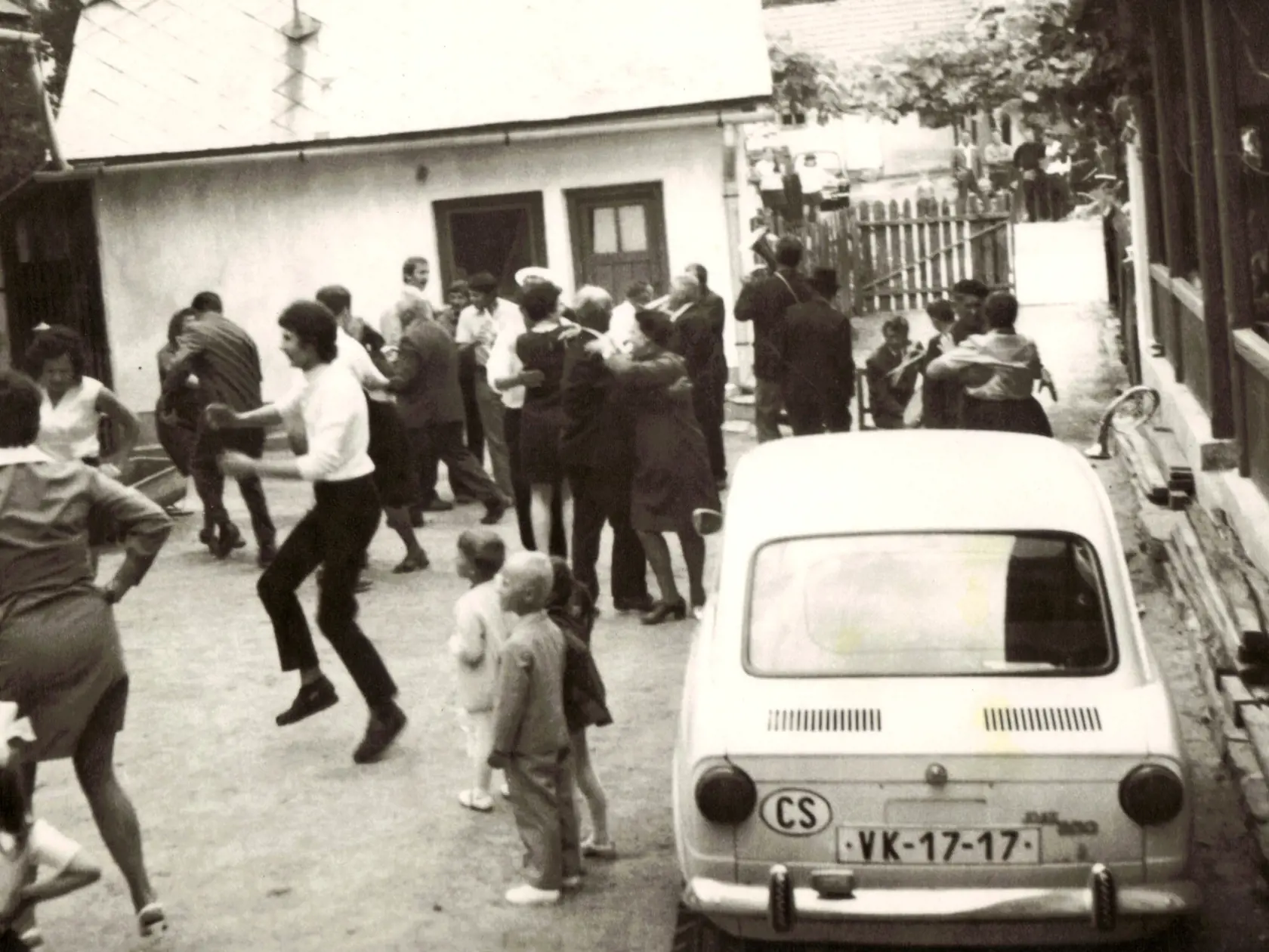 1973 Zuzana Kuková:  Oslava zlatej svadby mojich prastarkovcov v Podkriváni.