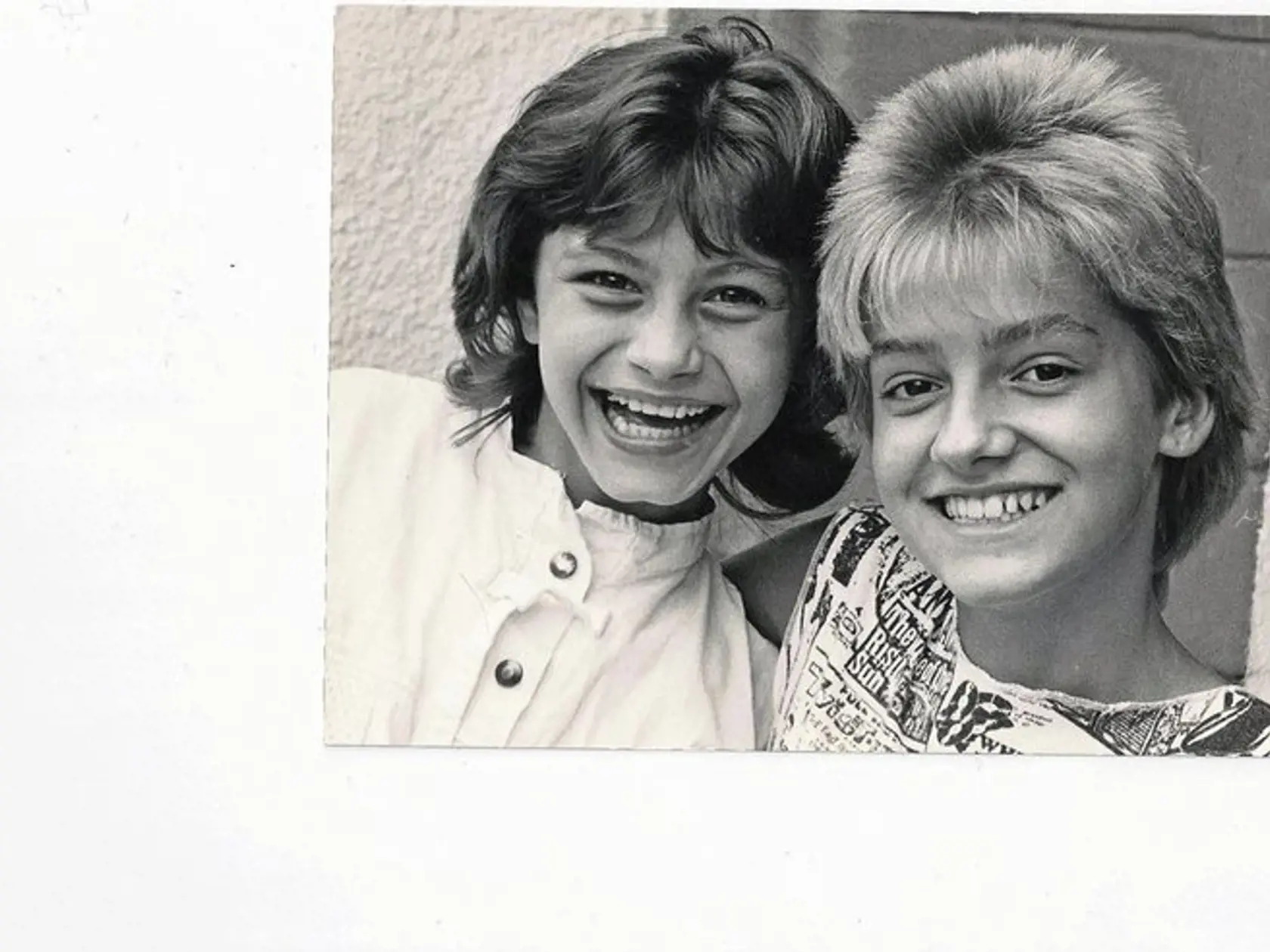 Fotografia s Darinkou Rolincovou vznikla v roku 1986. Jana Bugalová-Daňová sa po krátkej detskej kariére venovala gospelovému spevu, účinkovala v mnohých muzikáloch.