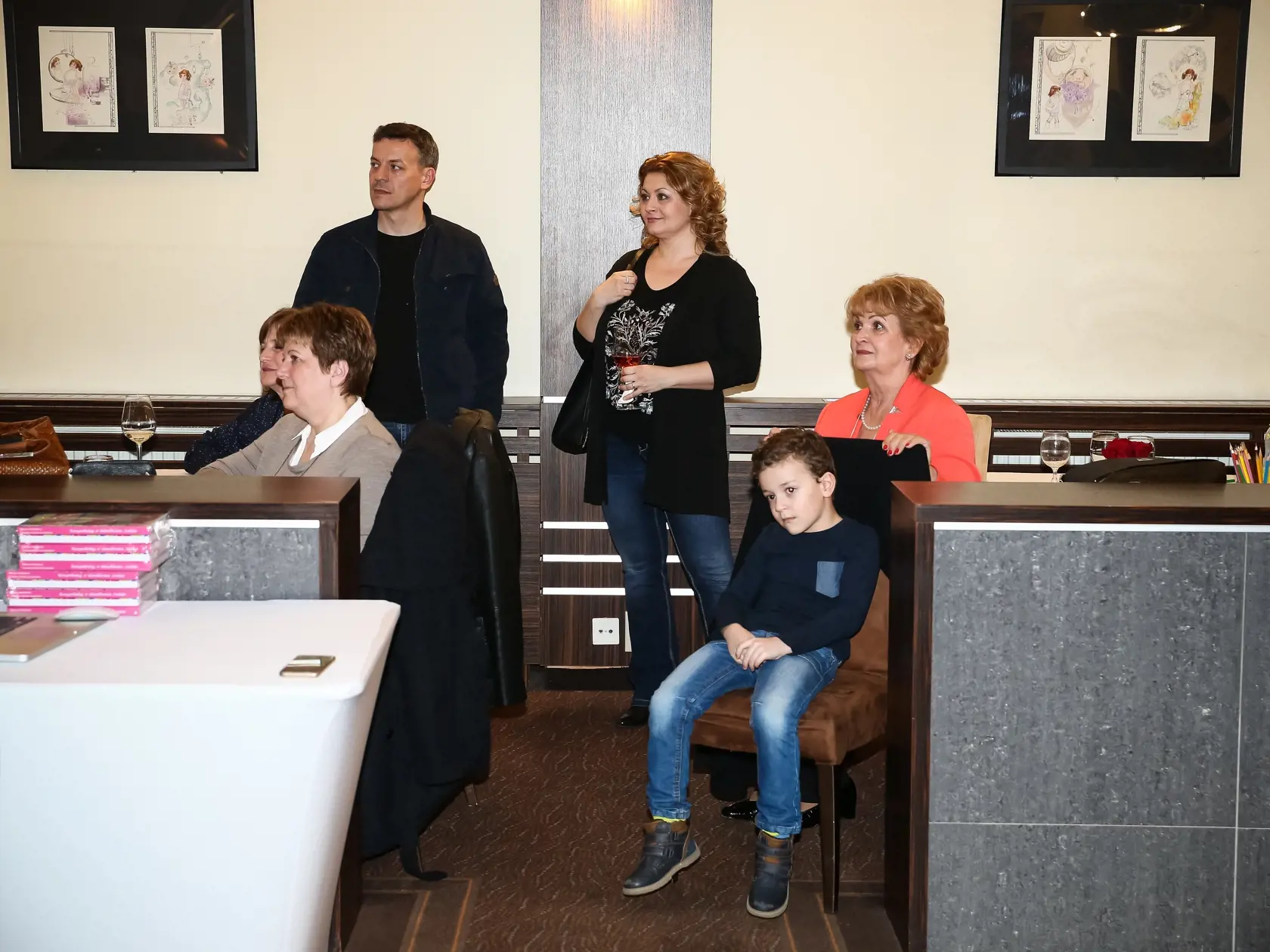 Krst knihy Bibiany Ondrejkovej a Veroniky Gabcovej Lucenicovej v Bratislavskom hoteli Bratislava